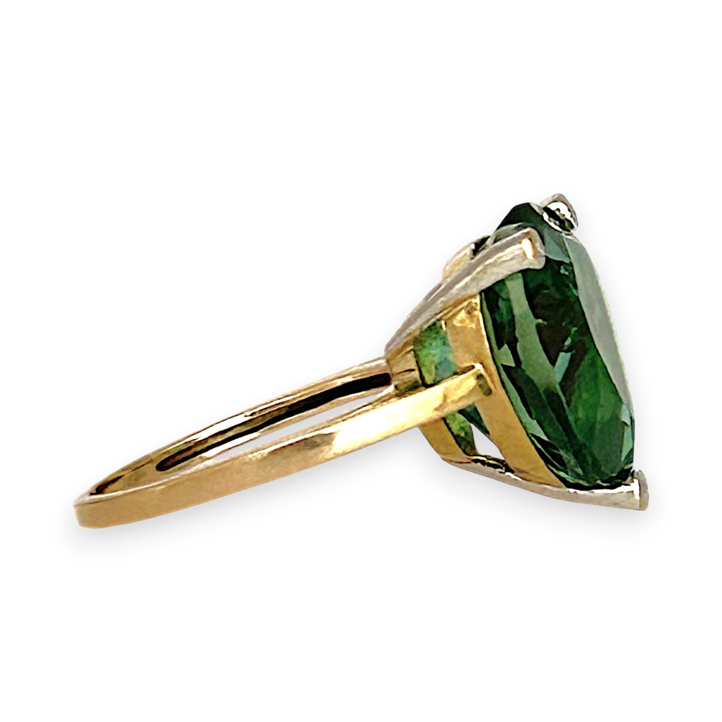 GOLD DEAL | 9ct (9K) Gold Heart of Verdant Fire 7.70ct Quartz Diamond Ring Valuation $1,600
