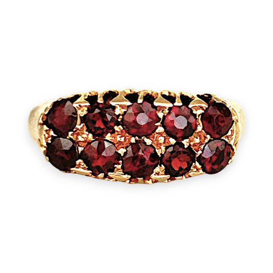 GOLD DEAL | 18ct Gold Vintage-Inspired Classic & Regal Garnet Ring