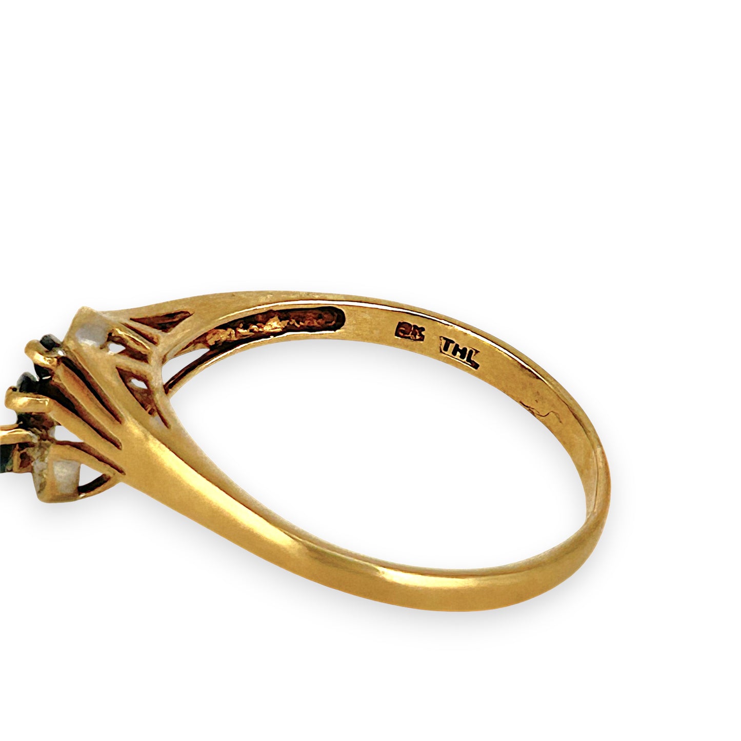 GOLD DEAL | 9ct Gold Modern Artistic Flair Sapphire & Diamonds Ring