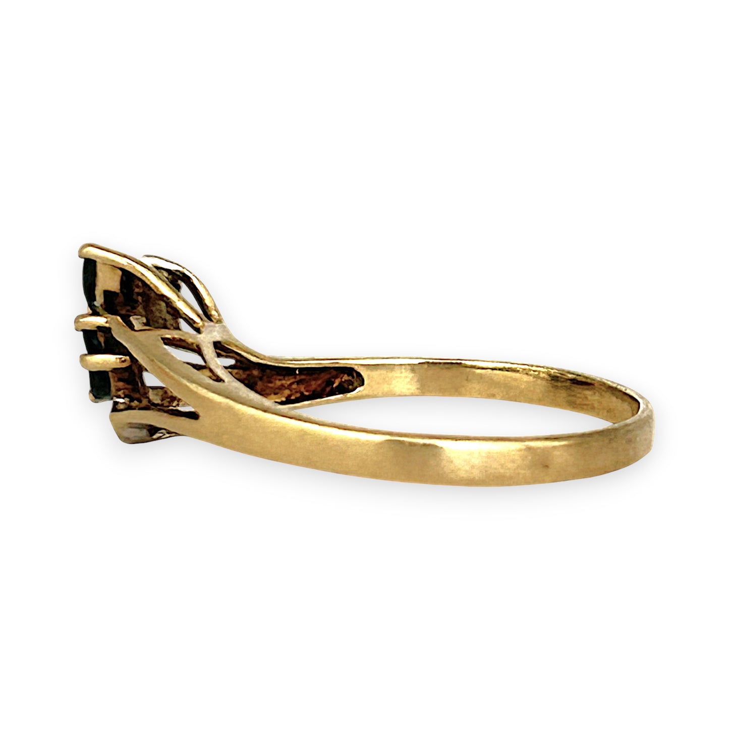 GOLD DEAL | 9ct Gold Modern Artistic Flair Sapphire & Diamonds Ring