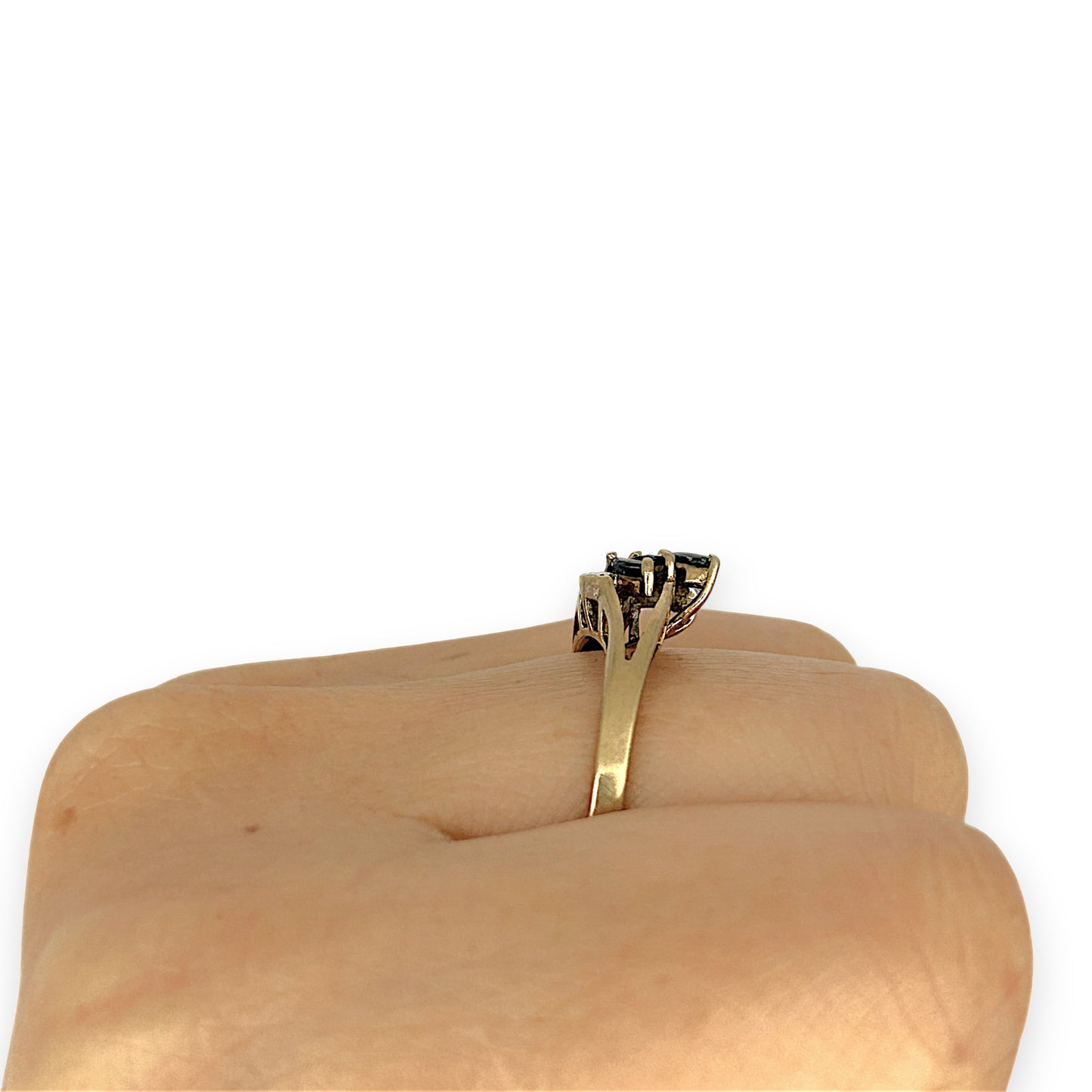 GOLD DEAL | 9ct Gold Modern Artistic Flair Sapphire & Diamonds Ring