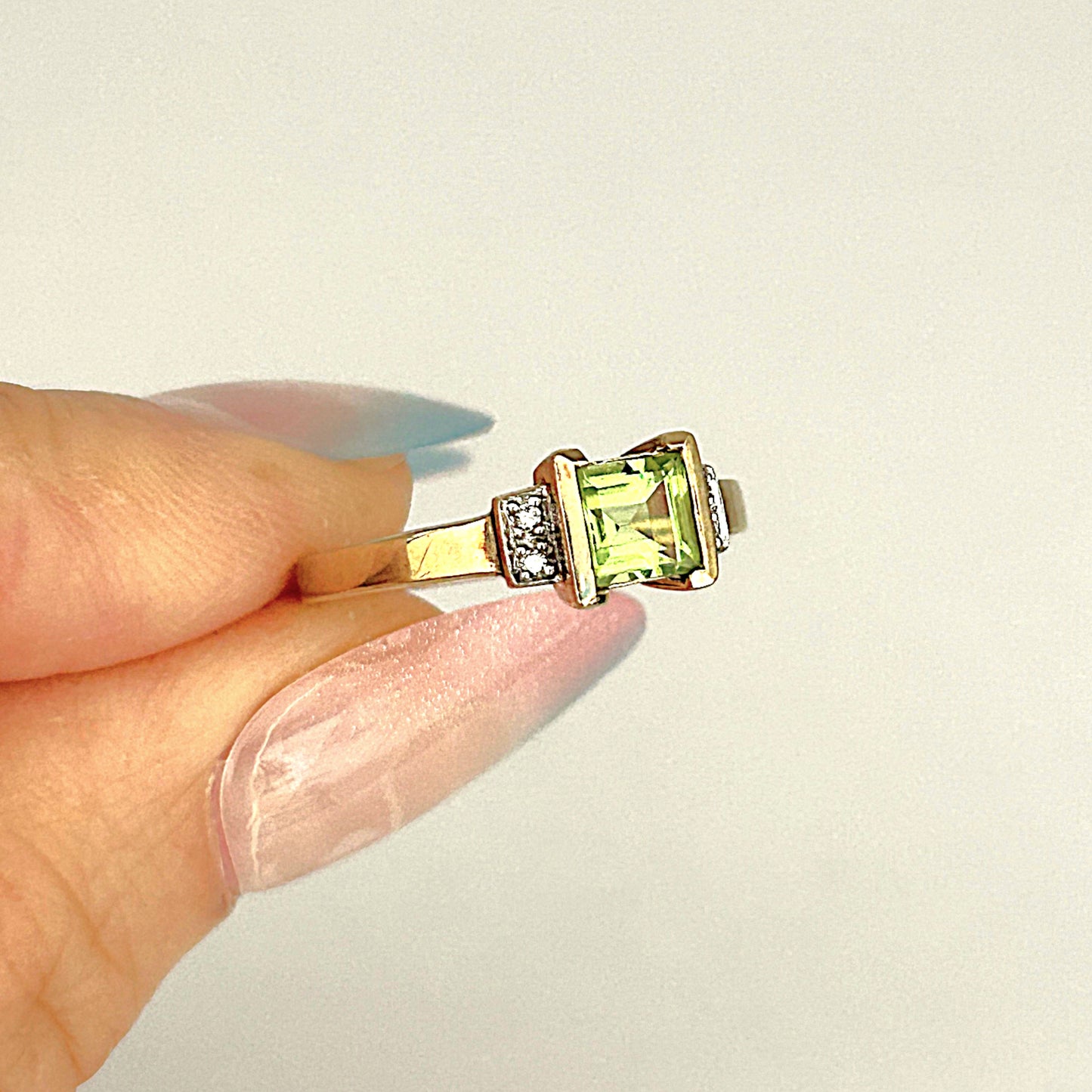 GOLD DEAL | 9ct Gold Ring with Princess Cut Peridot & Diamond Accents