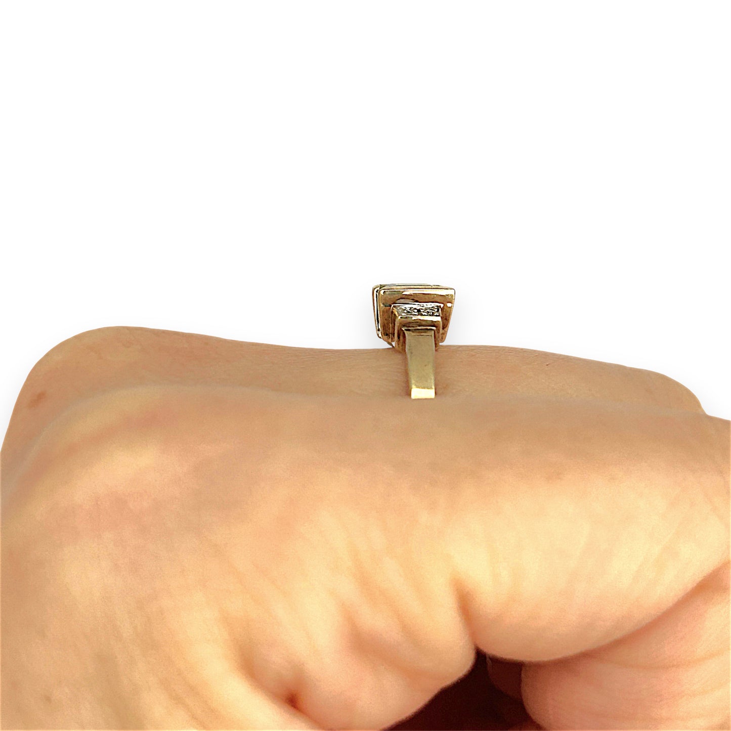 GOLD DEAL | 9ct Gold Ring with Princess Cut Peridot & Diamond Accents