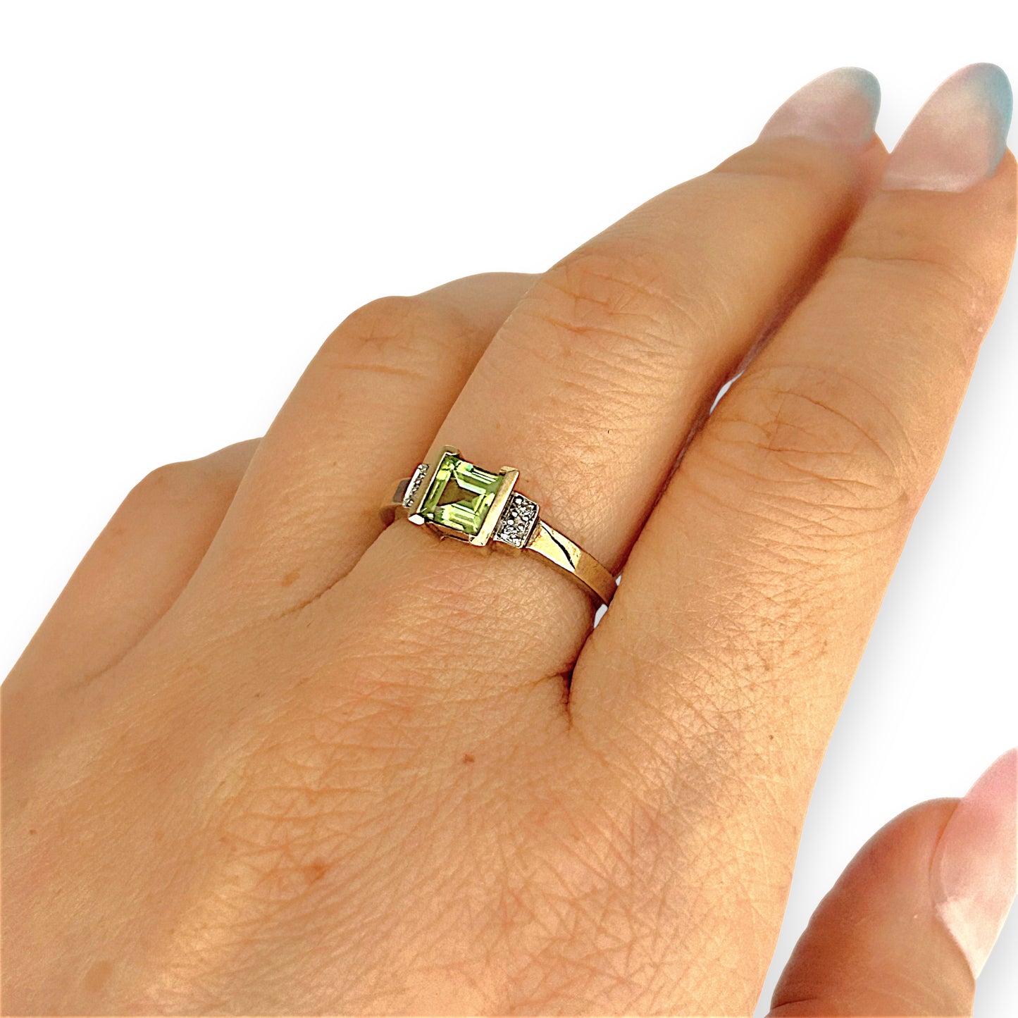 GOLD DEAL | 9ct Gold Ring with Princess Cut Peridot & Diamond Accents