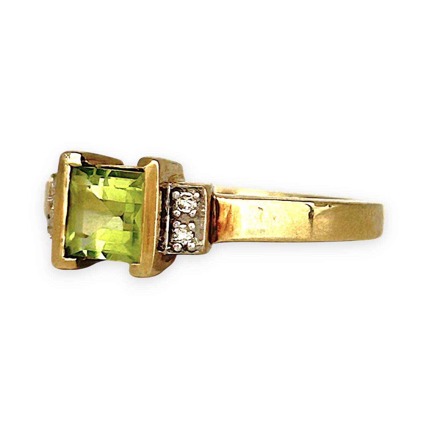 GOLD DEAL | 9ct Gold Ring with Princess Cut Peridot & Diamond Accents