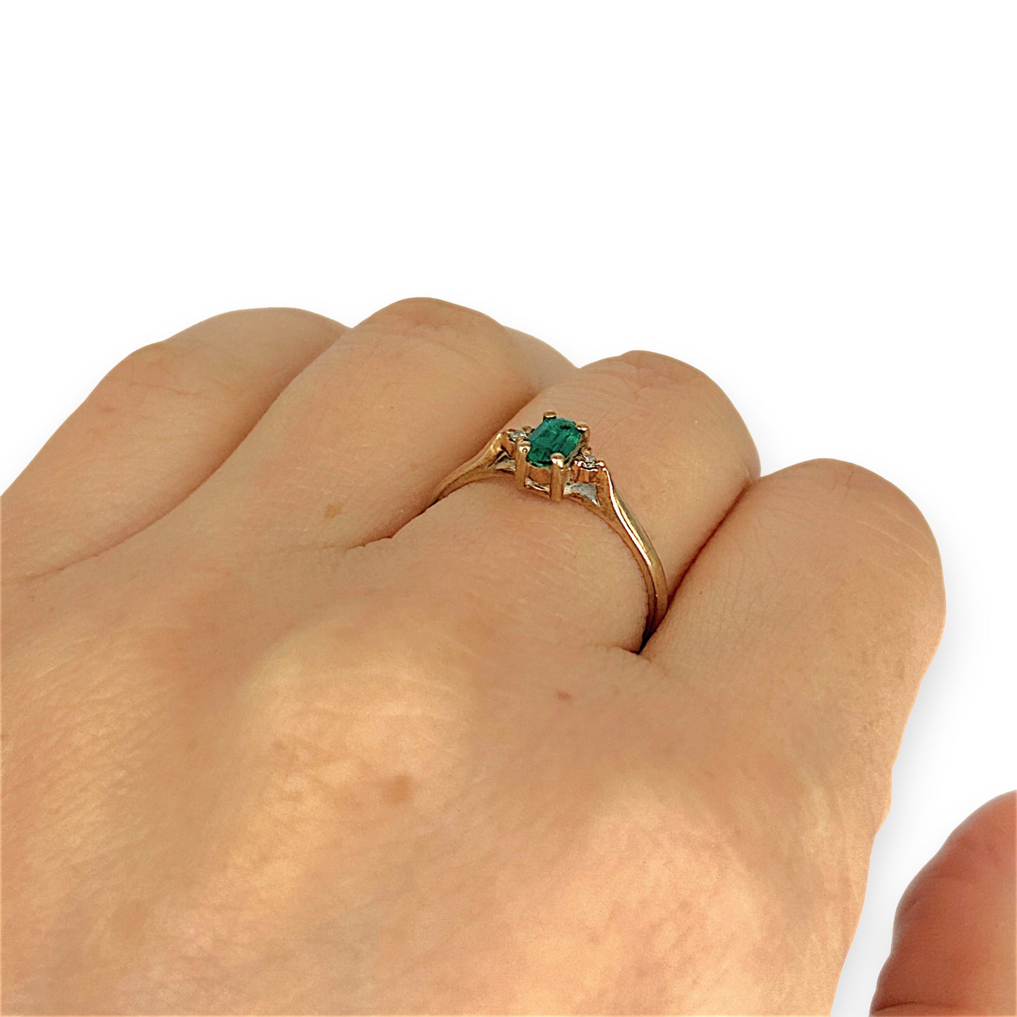 GOLD DEAL | 9ct Gold Embrace Ring – Vivid Emerald & Diamond Accents