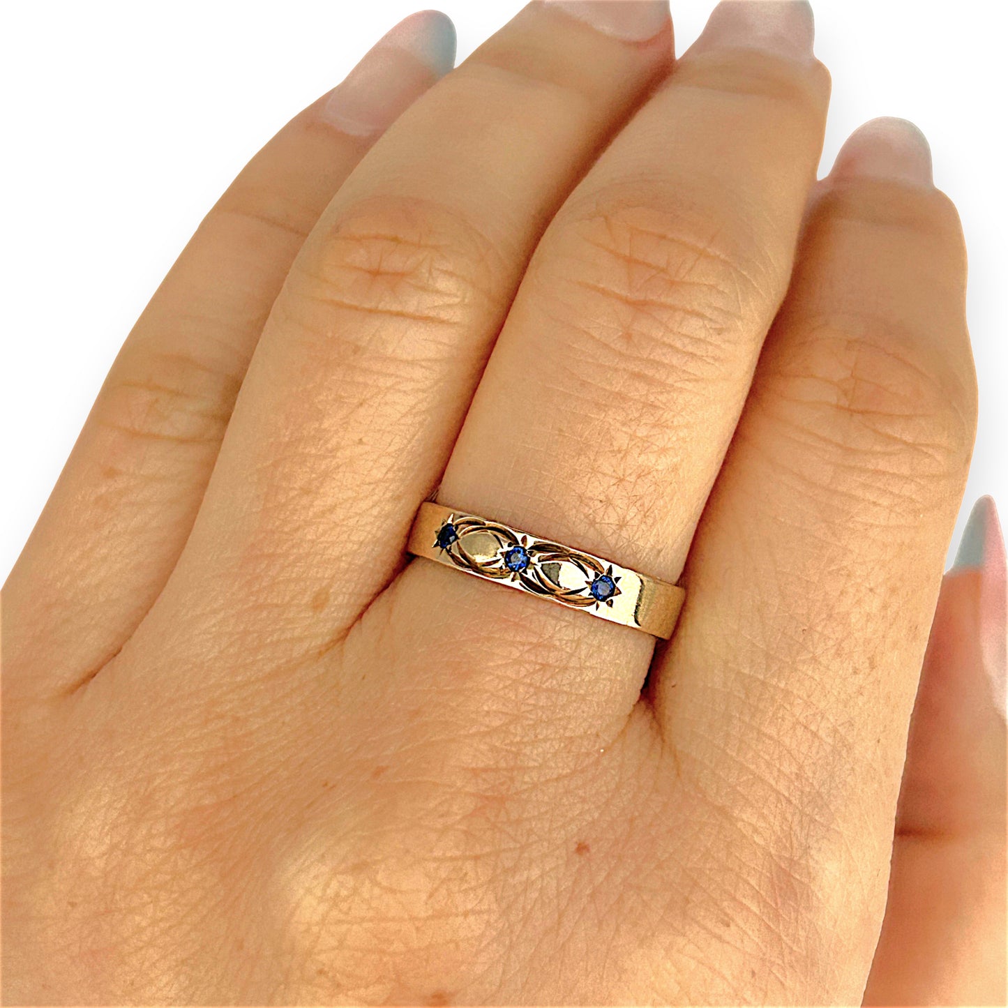 GOLD DEAL | 9ct Gold Celestial Band – Blue Sapphire Star Trio