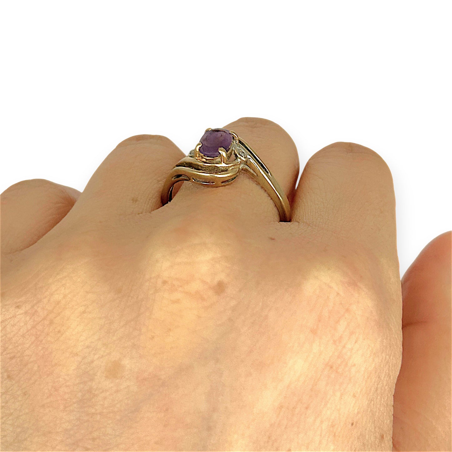 GOLD DEAL | 9ct Gold Graceful Amethyst & Diamond Wave Ring