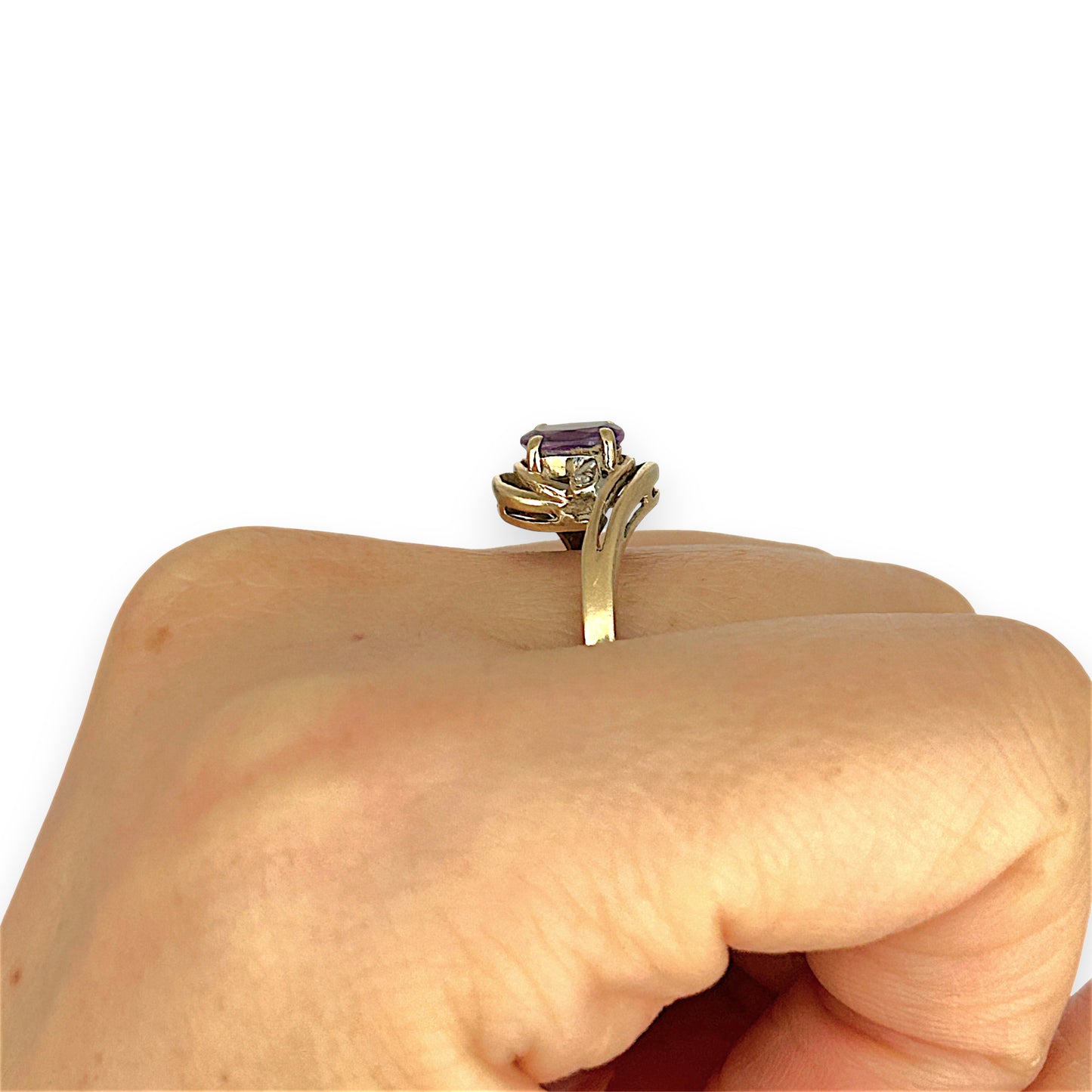 GOLD DEAL | 9ct Gold Graceful Amethyst & Diamond Wave Ring