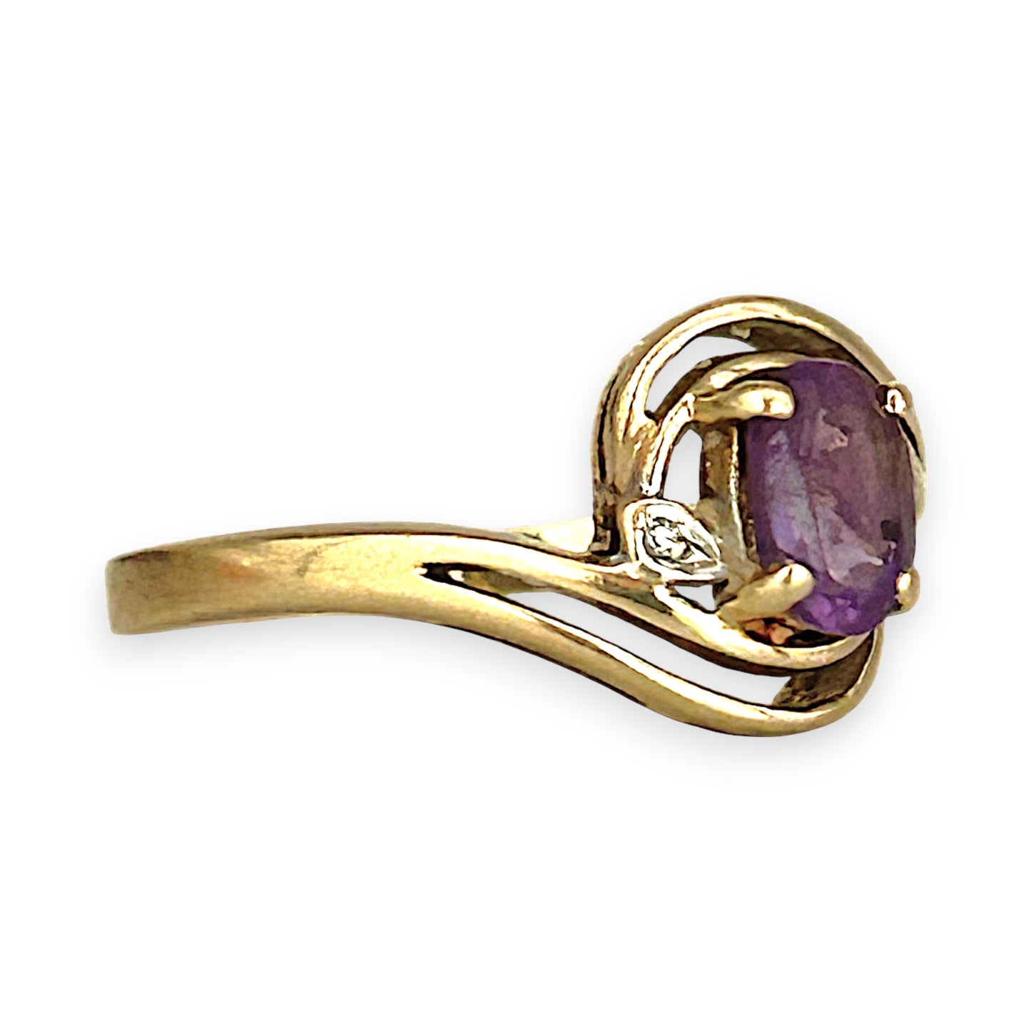 GOLD DEAL | 9ct Gold Graceful Amethyst & Diamond Wave Ring