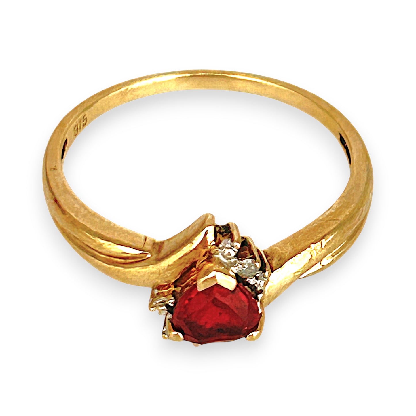 GOLD DEAL | 9ct Gold Heart-Shaped Ruby and Diamond Ring – A Promise in Crimson