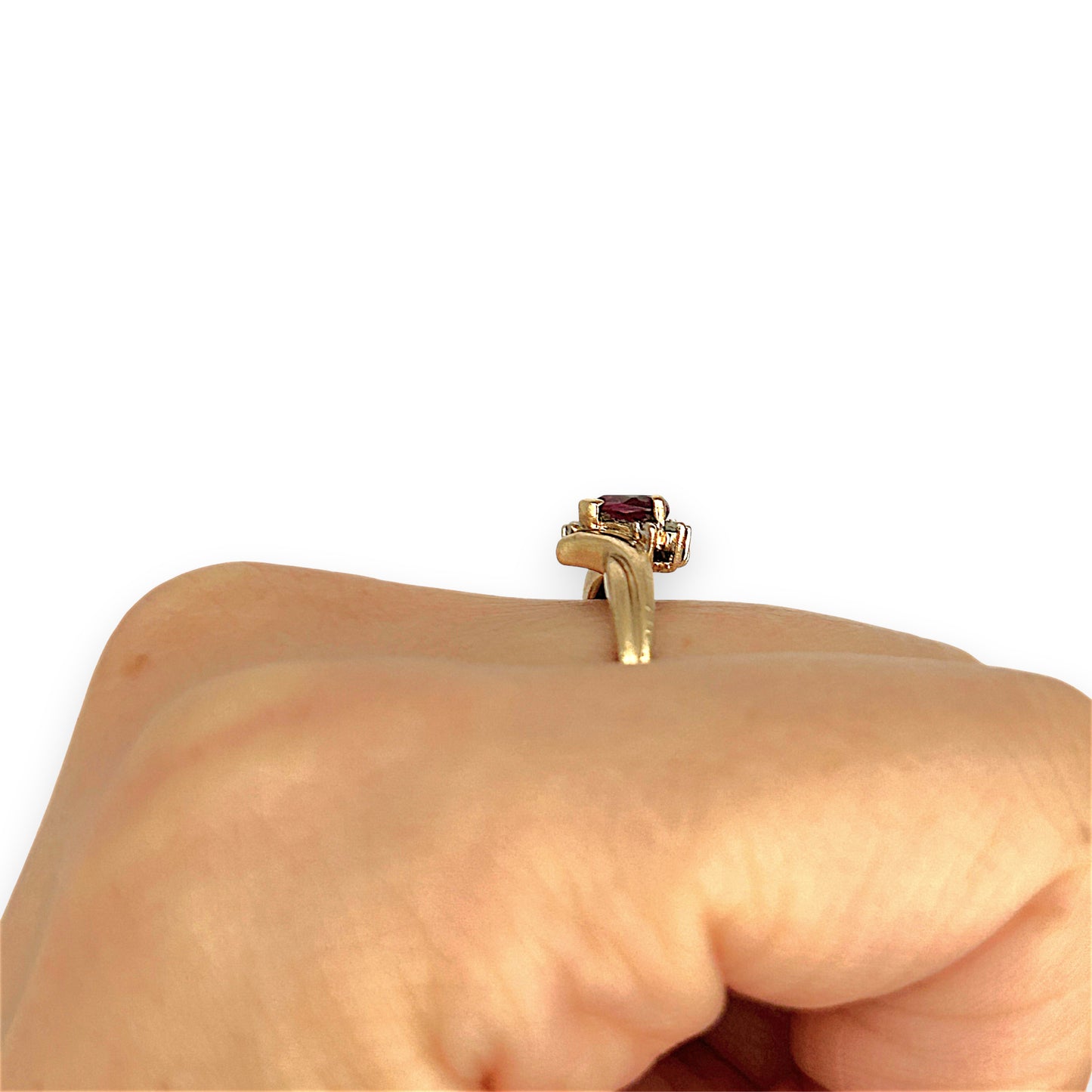 GOLD DEAL | 9ct Gold Heart-Shaped Ruby and Diamond Ring – A Promise in Crimson