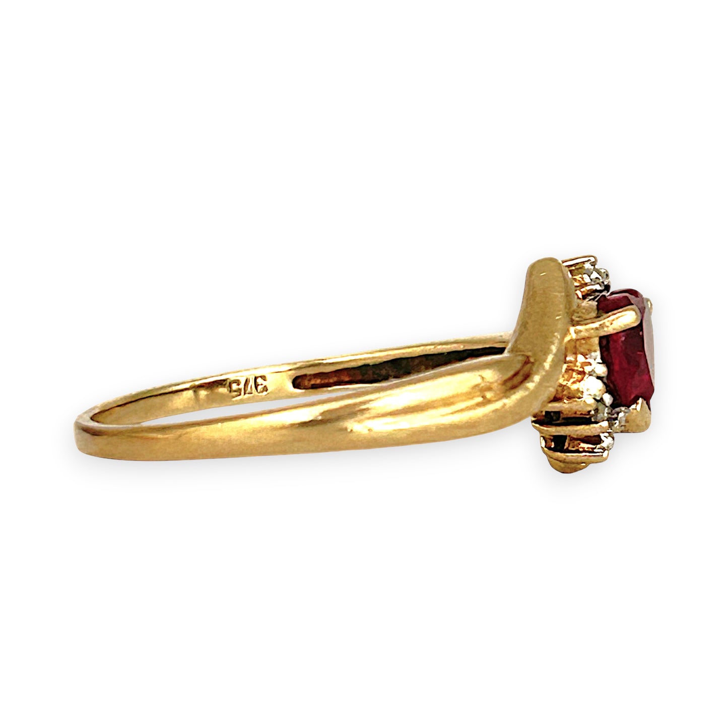 GOLD DEAL | 9ct Gold Heart-Shaped Ruby and Diamond Ring – A Promise in Crimson