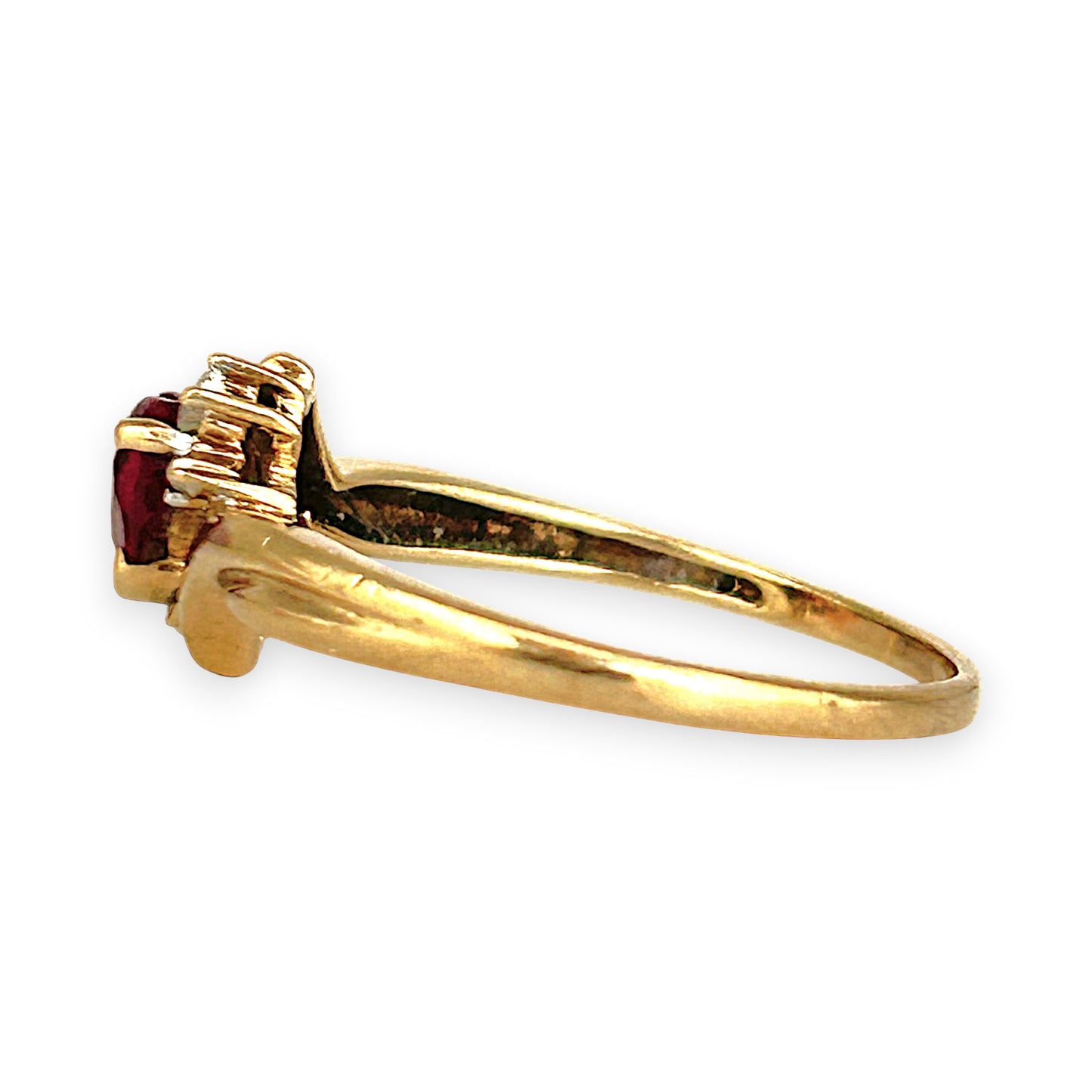 GOLD DEAL | 9ct Gold Heart-Shaped Ruby and Diamond Ring – A Promise in Crimson