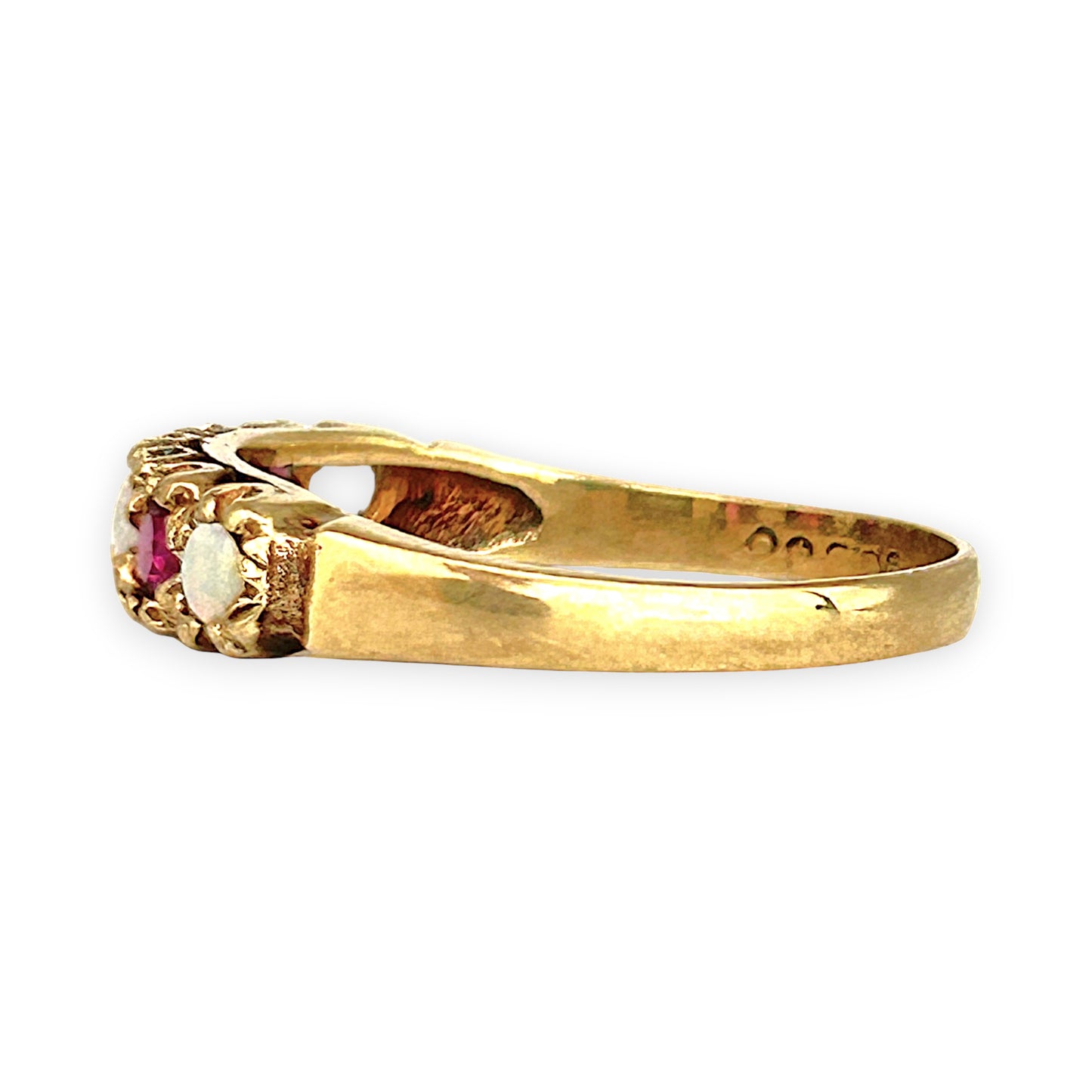 GOLD DEAL | 9ct Gold Crimson Glow – Vintage Garnet & Opal Ring Size R