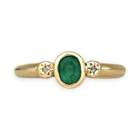 GOLD DEAL | 9kt Gold Emerald Heirloom Ring Size Z 1/2