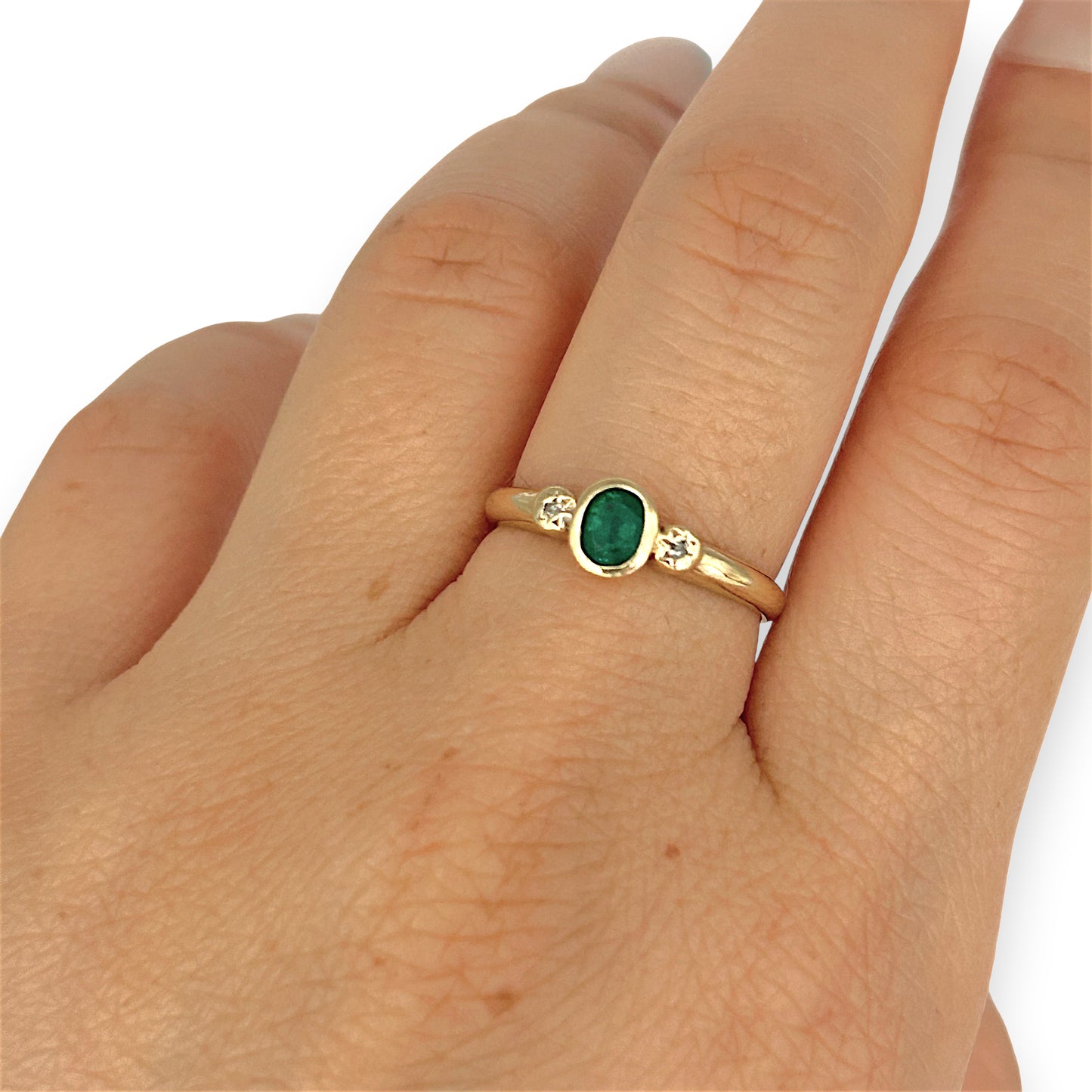 GOLD DEAL | 9kt Gold Emerald Heirloom Ring Size Z 1/2