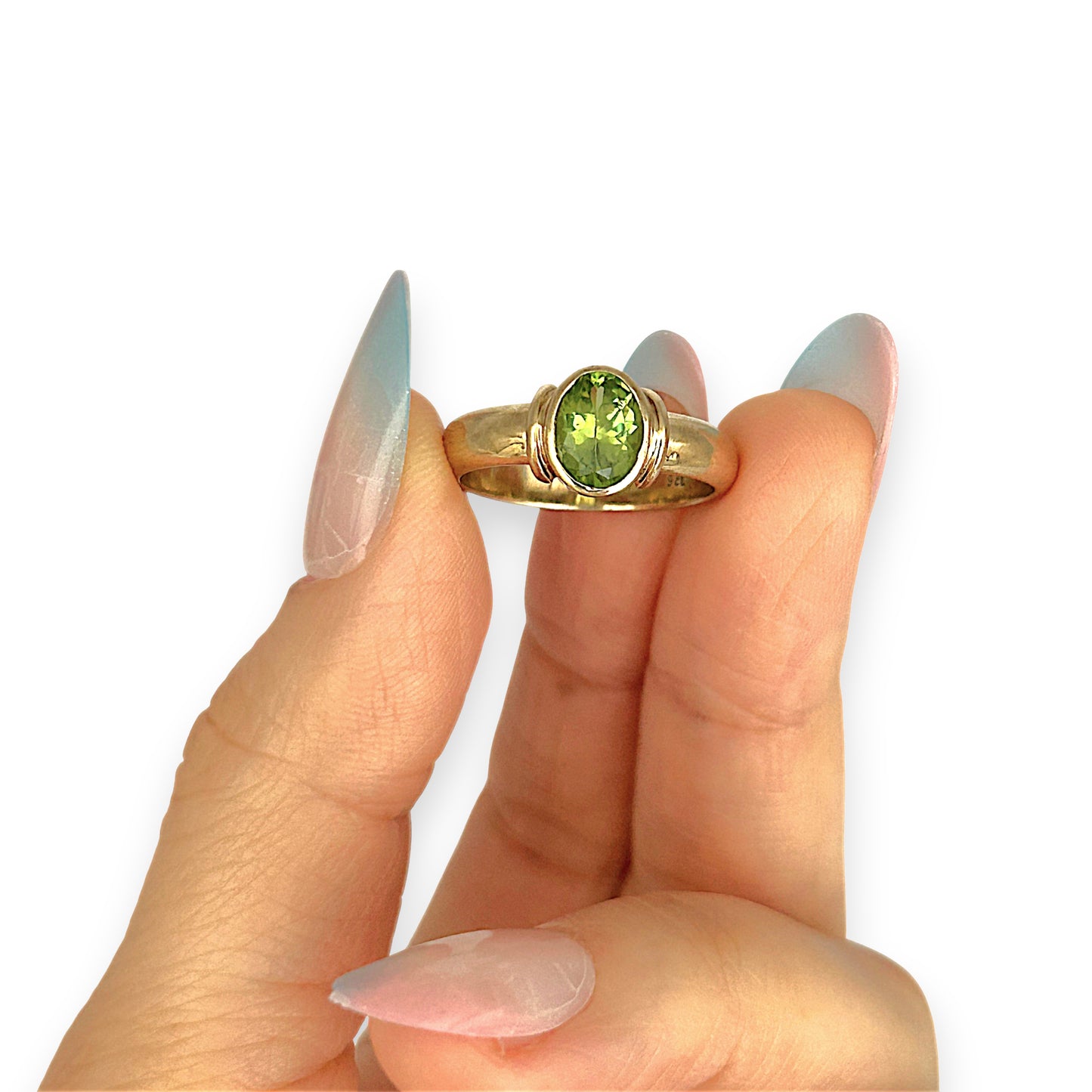 GOLD DEAL | 9ct Gold Peridot Ring – A Burst of Yellow-Green Radiance