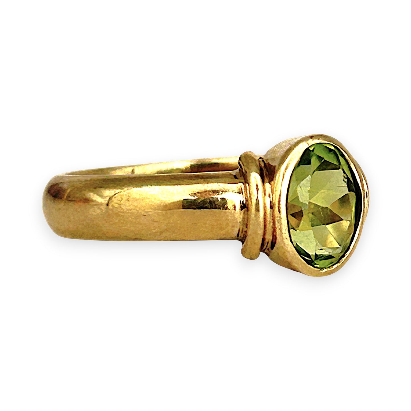 GOLD DEAL | 9ct Gold Peridot Ring – A Burst of Yellow-Green Radiance