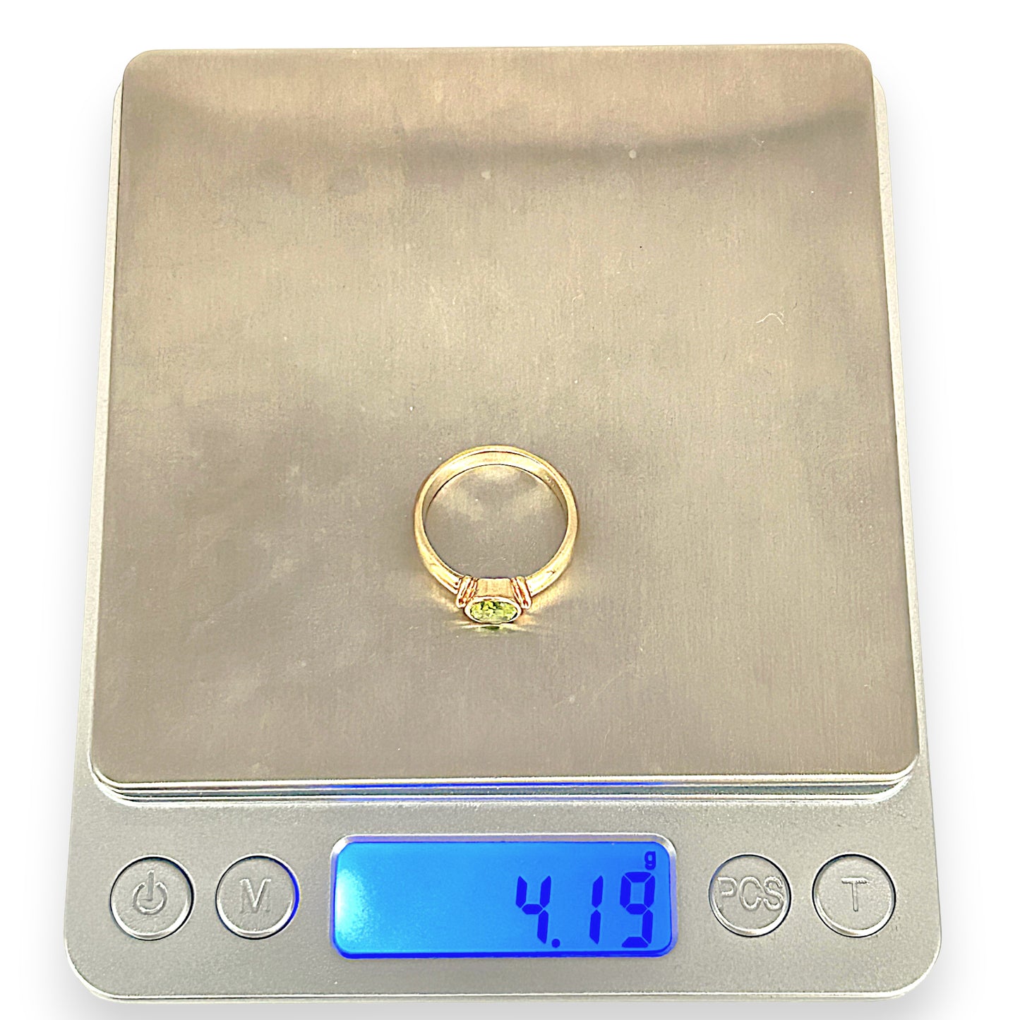 GOLD DEAL | 9ct Gold Peridot Ring – A Burst of Yellow-Green Radiance