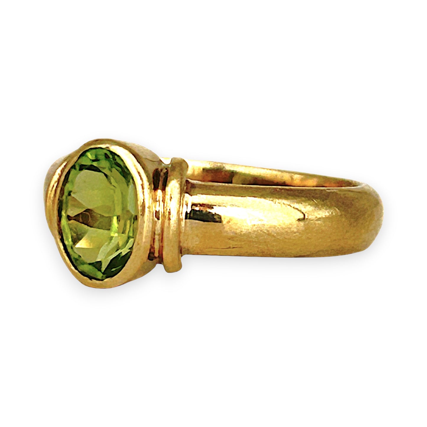 GOLD DEAL | 9ct Gold Peridot Ring – A Burst of Yellow-Green Radiance