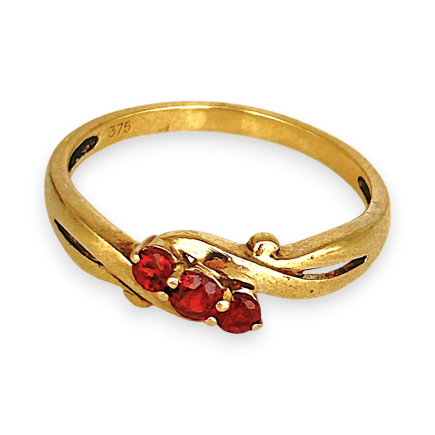 GOLD DEAL | 9ct Gold Garnet Trinity Ring – A Trio of Passion and Harmony