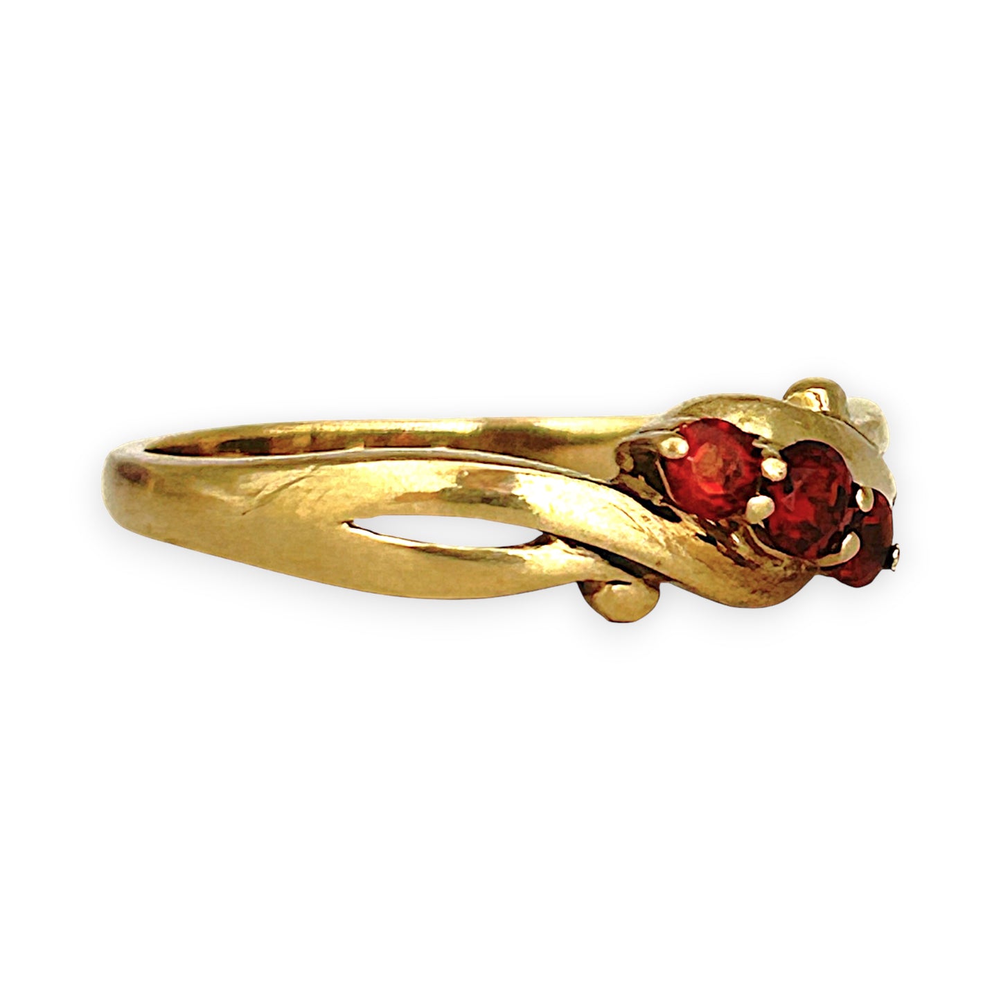 GOLD DEAL | 9ct Gold Garnet Trinity Ring – A Trio of Passion and Harmony