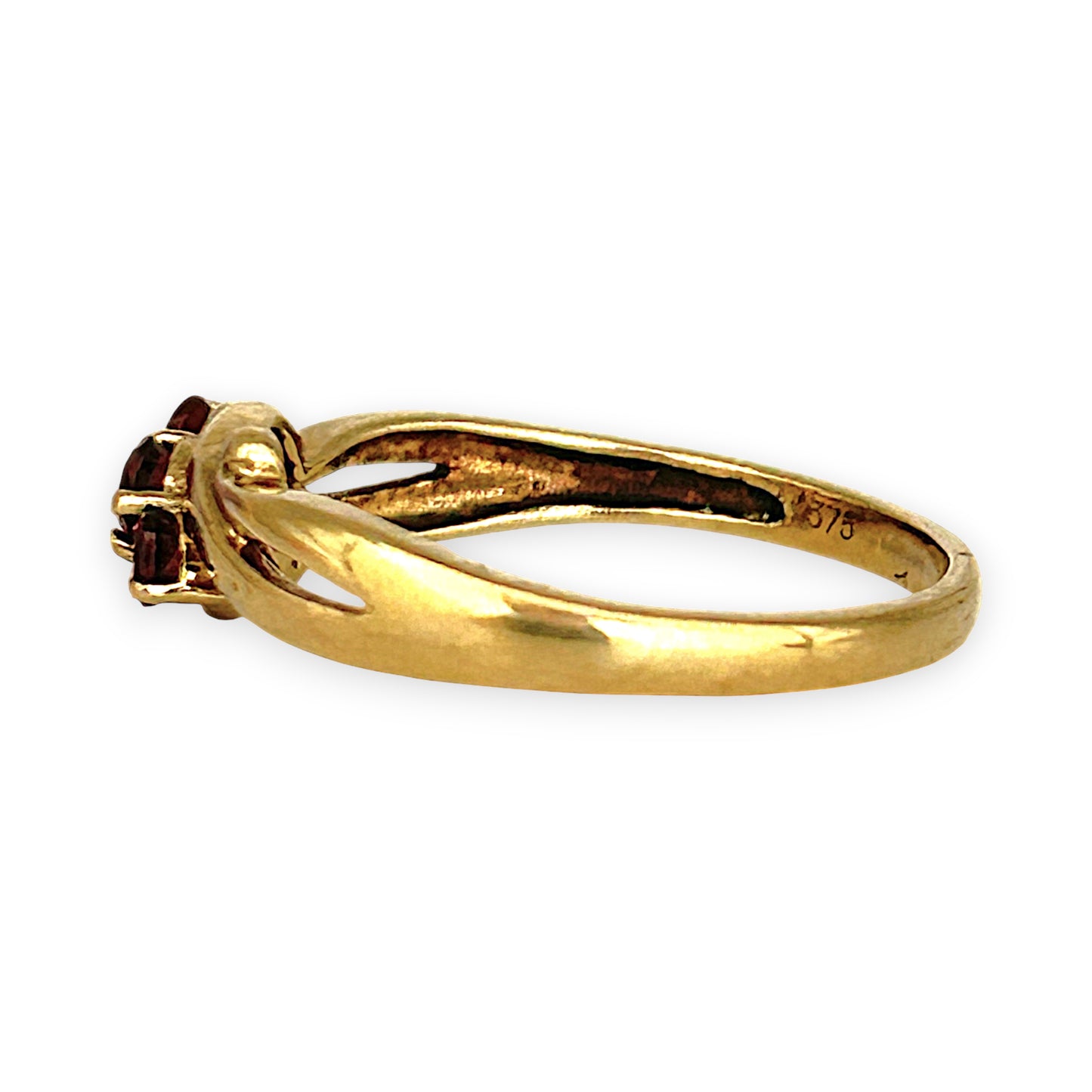 GOLD DEAL | 9ct Gold Garnet Trinity Ring – A Trio of Passion and Harmony