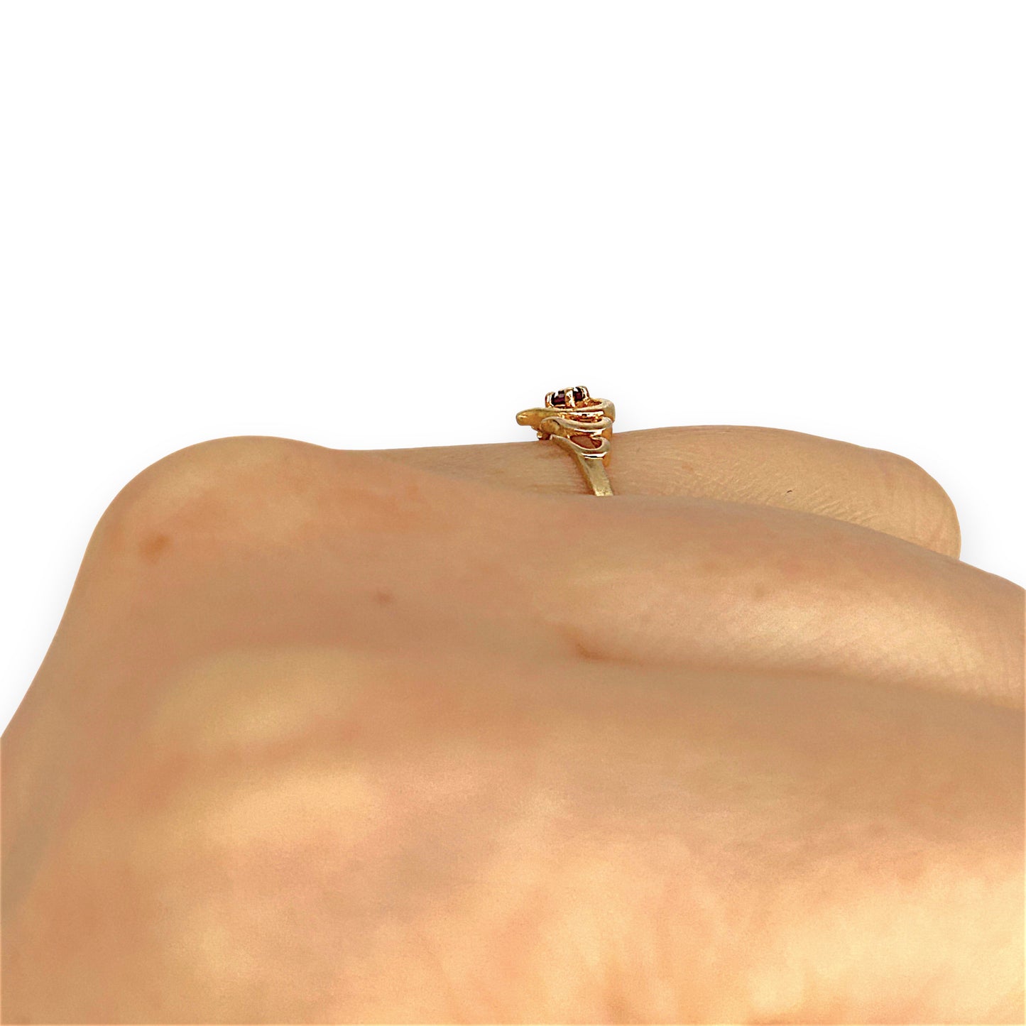 GOLD DEAL | 9ct Gold Heart Trio Ring With Reddish-Pink Ruby