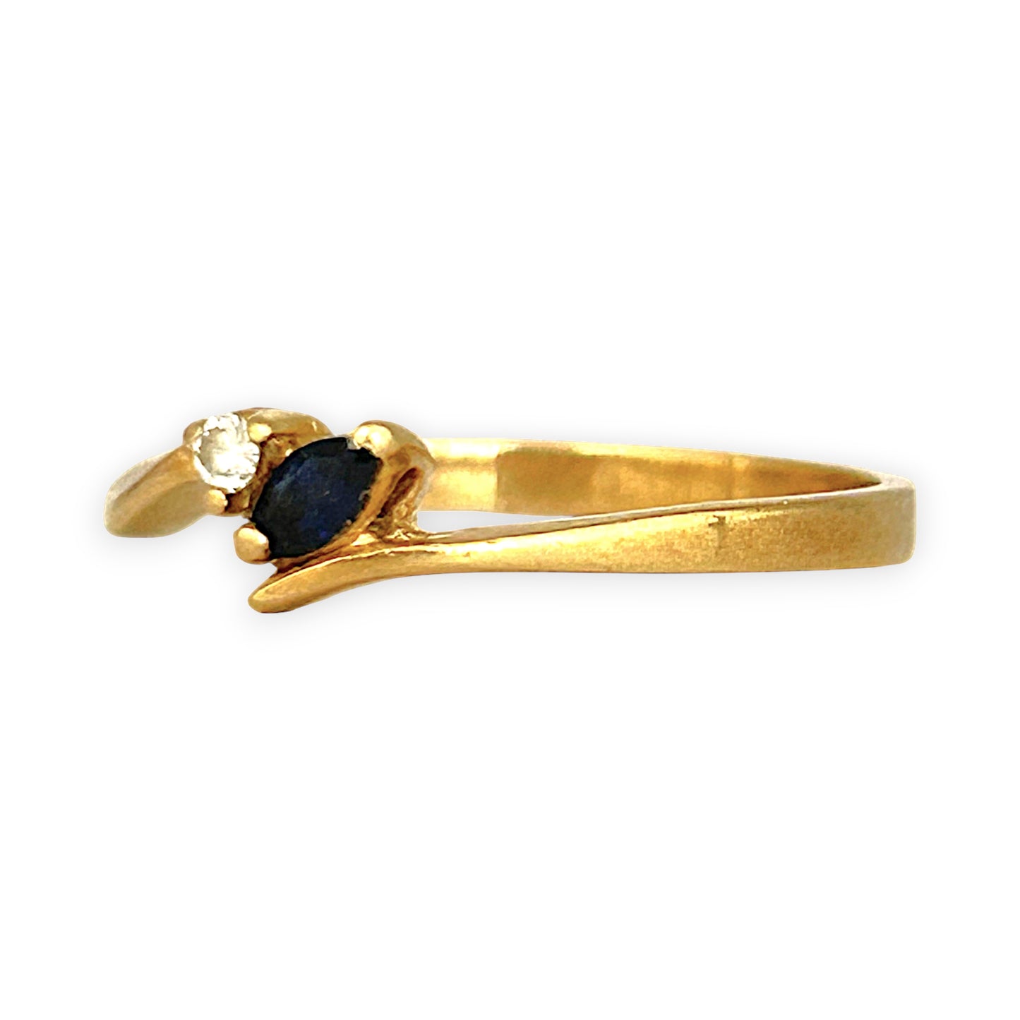 XMAS DEAL | 18kt Gold Celeste Diamond and Sapphire Ring Size M 1/2