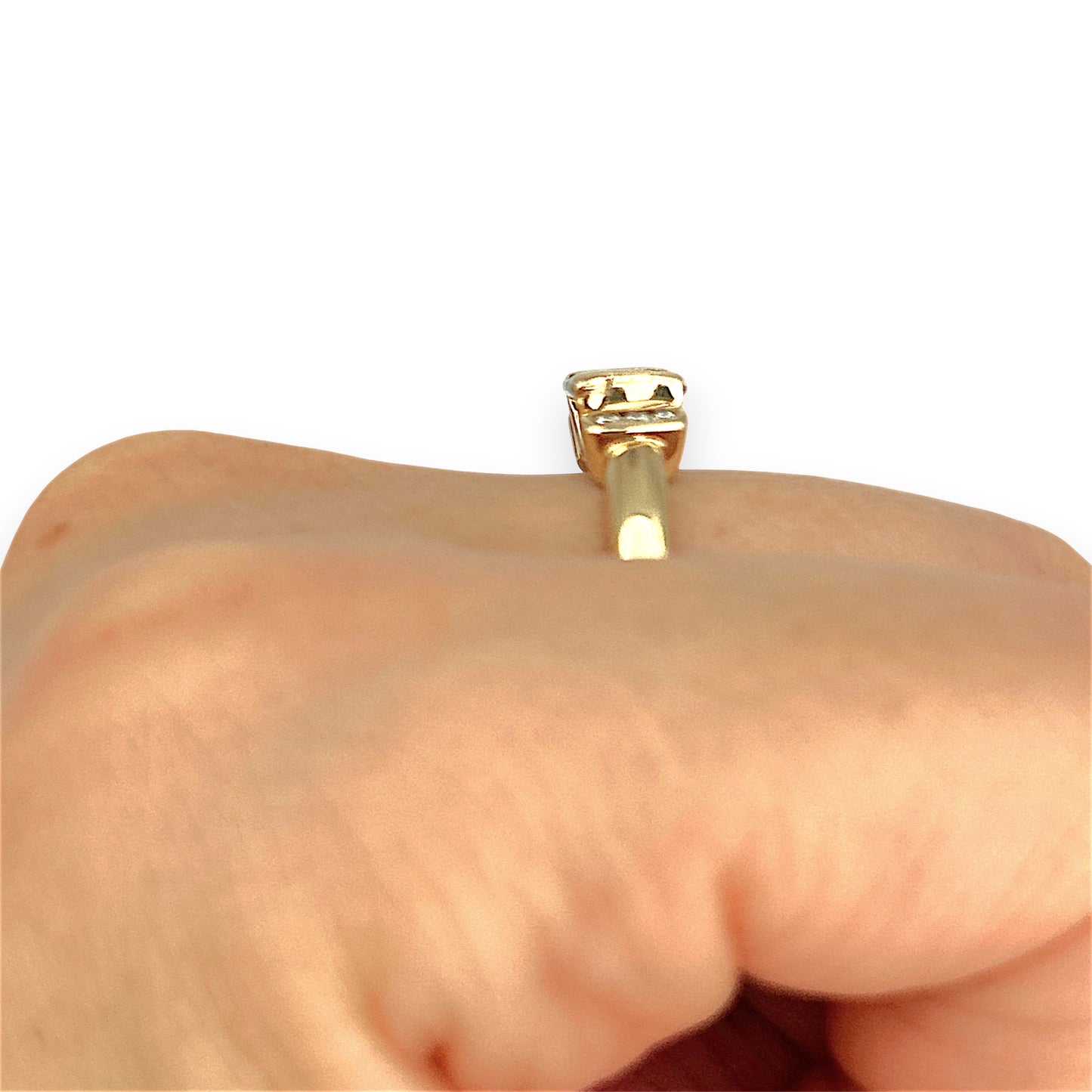 GOLD DEAL | 9ct Gold Emerald Luxe Ring Valuation $1,650