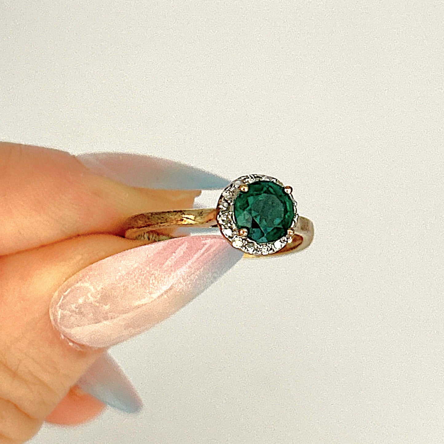 GOLD DEAL | 9ct (9K) Gold Emerald Embrace Ring Valuation $1,100