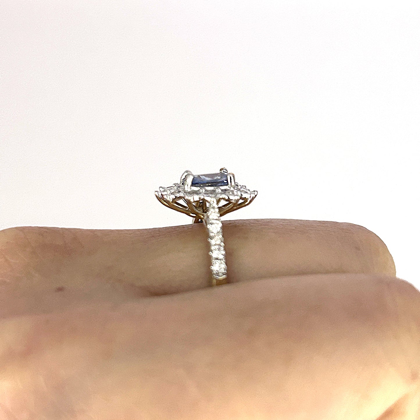 GOLD DEAL | 9ct (9K) Gold Refurbished Sapphire & Diamond Cluster Ring Size O Valuation $2,150