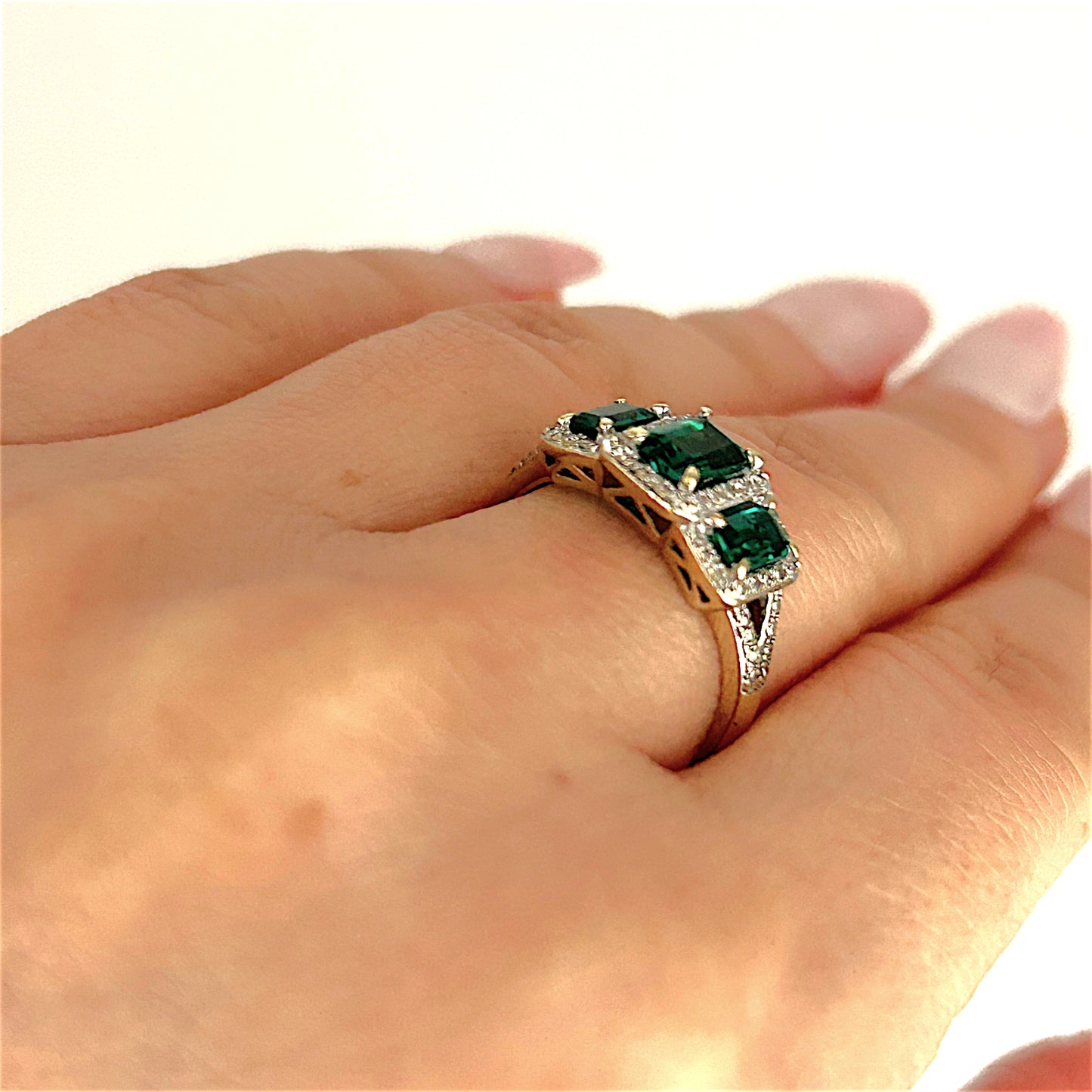 GOLD DEAL | 10ct (10K) Gold Michael Hill Emerald Radiance with Diamond Ring Valuation $1,525