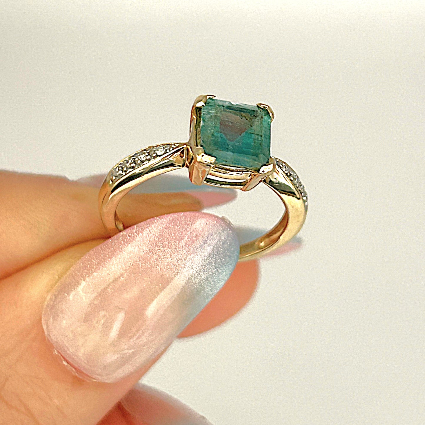 XMAS DEAL | 14kt Gold Peaceful Radiance Green Beryl Ring Valuation $2,800