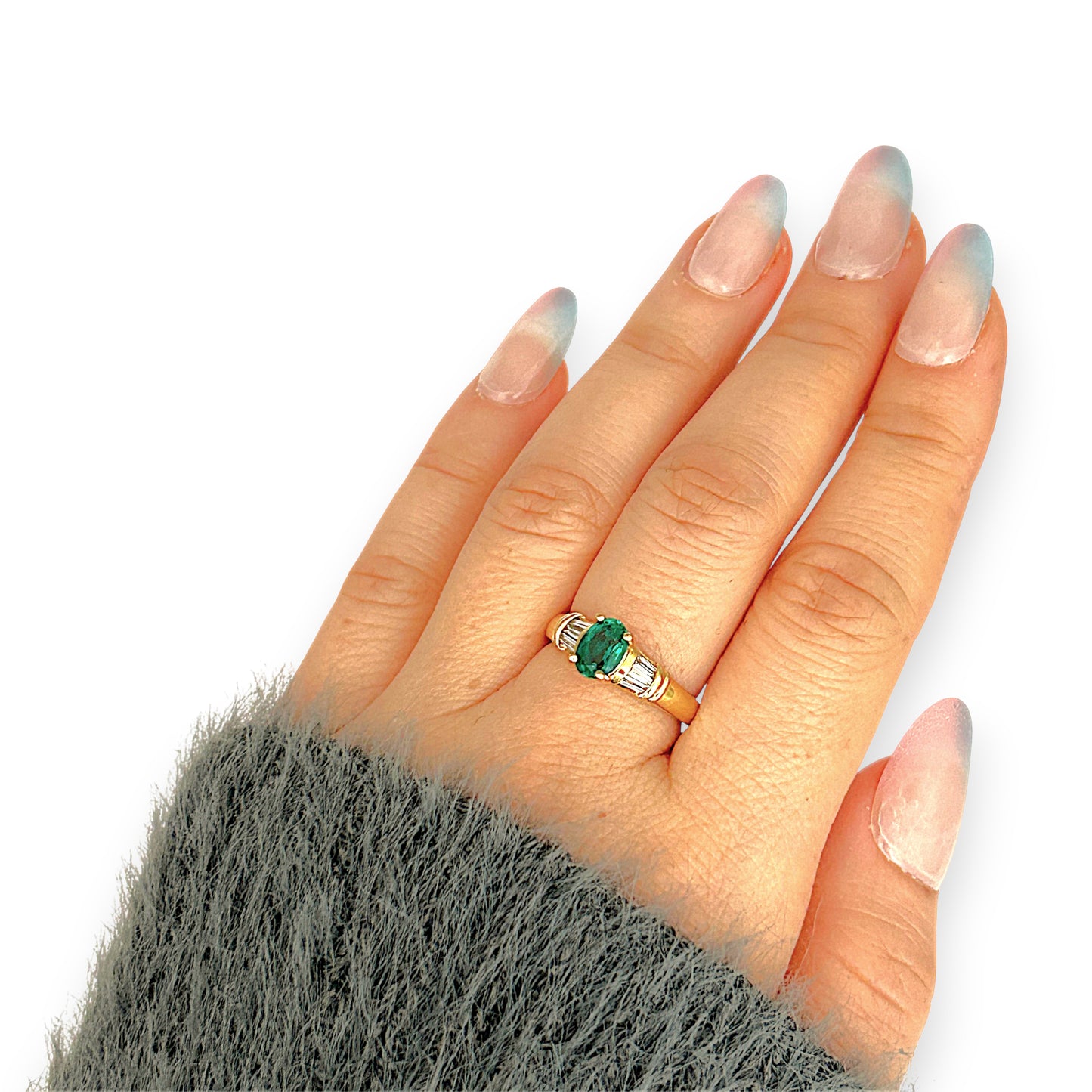XMAS DEAL | 18kt Gold Emerald Elegance Ring Valuation $4,500