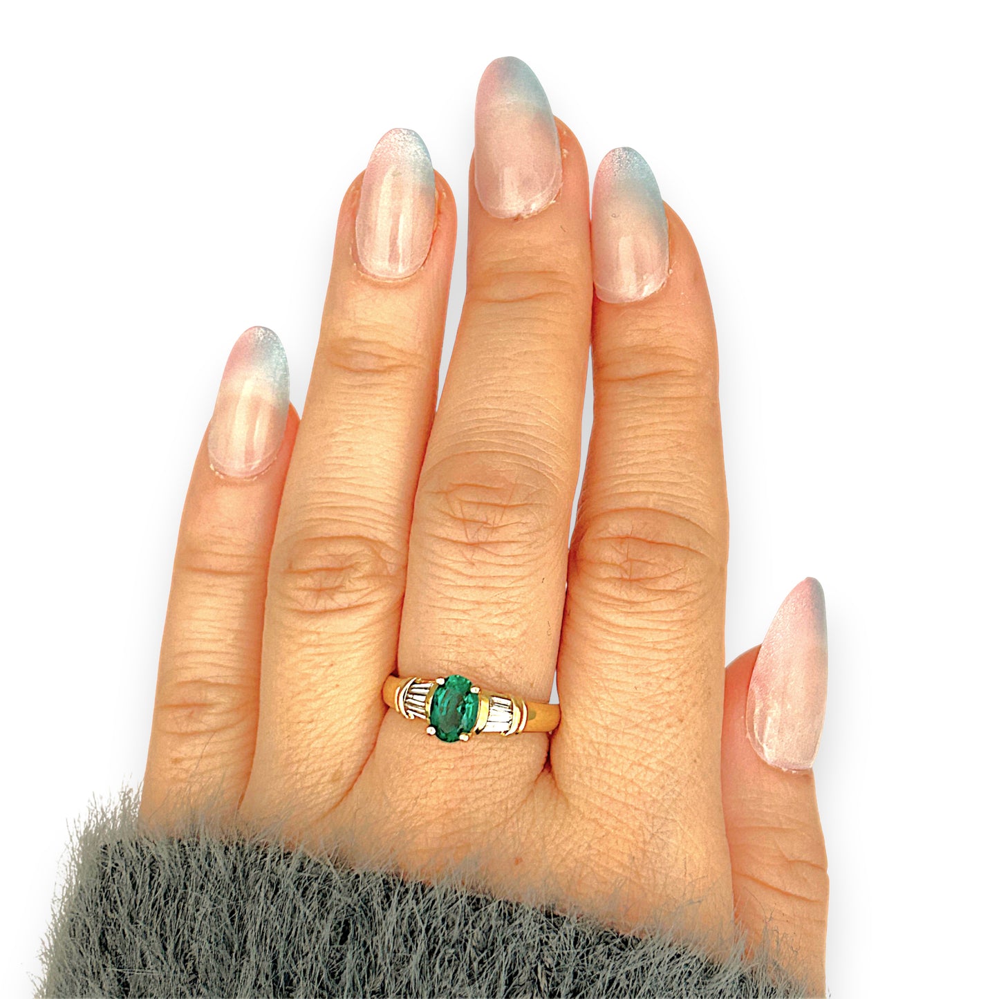 XMAS DEAL | 18kt Gold Emerald Elegance Ring Valuation $4,500