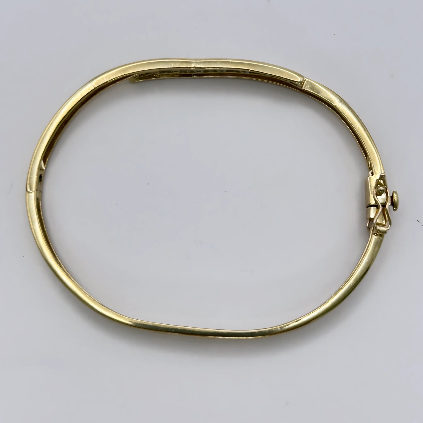NZGD | 9ct Gold Timeless Gleam Bangle