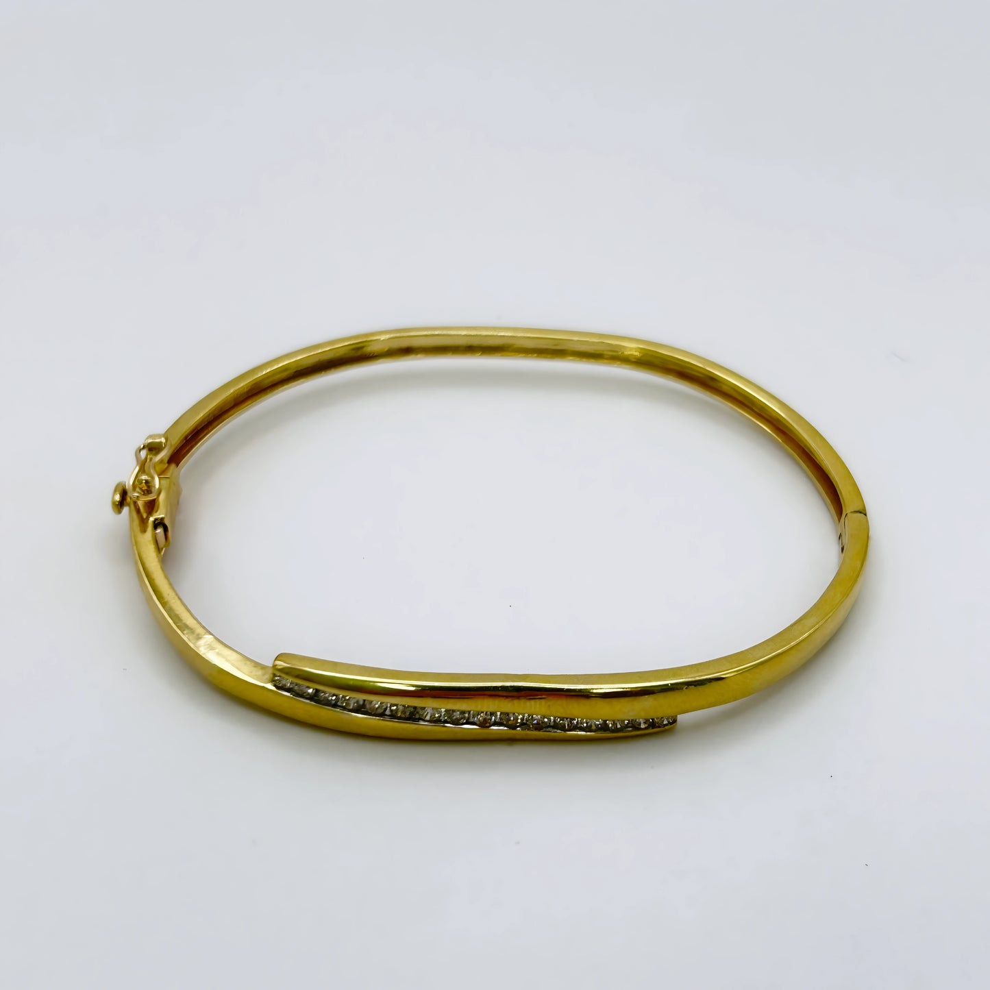 NZGD | 9ct Gold Timeless Gleam Bangle