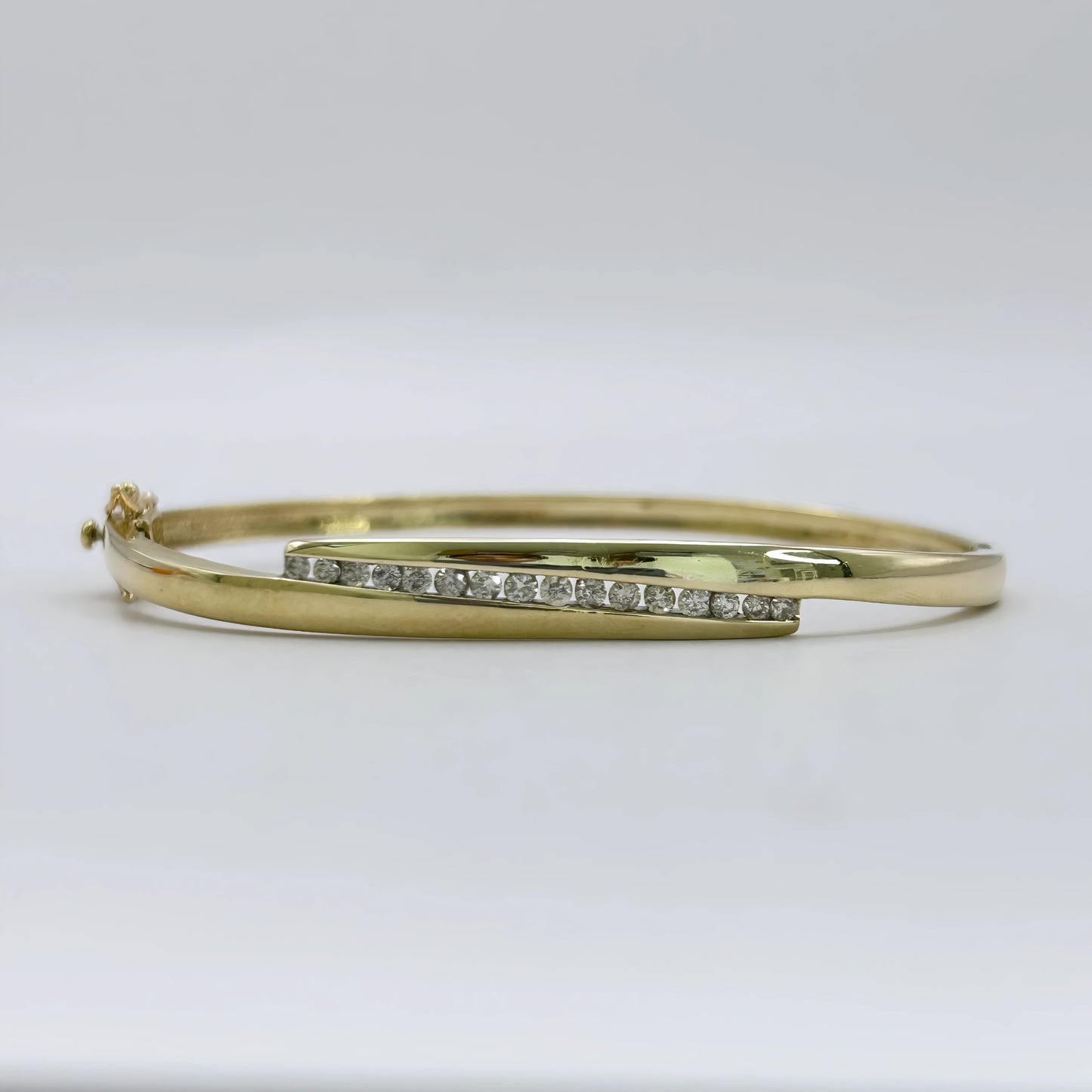 NZGD | 9ct Gold Timeless Gleam Bangle