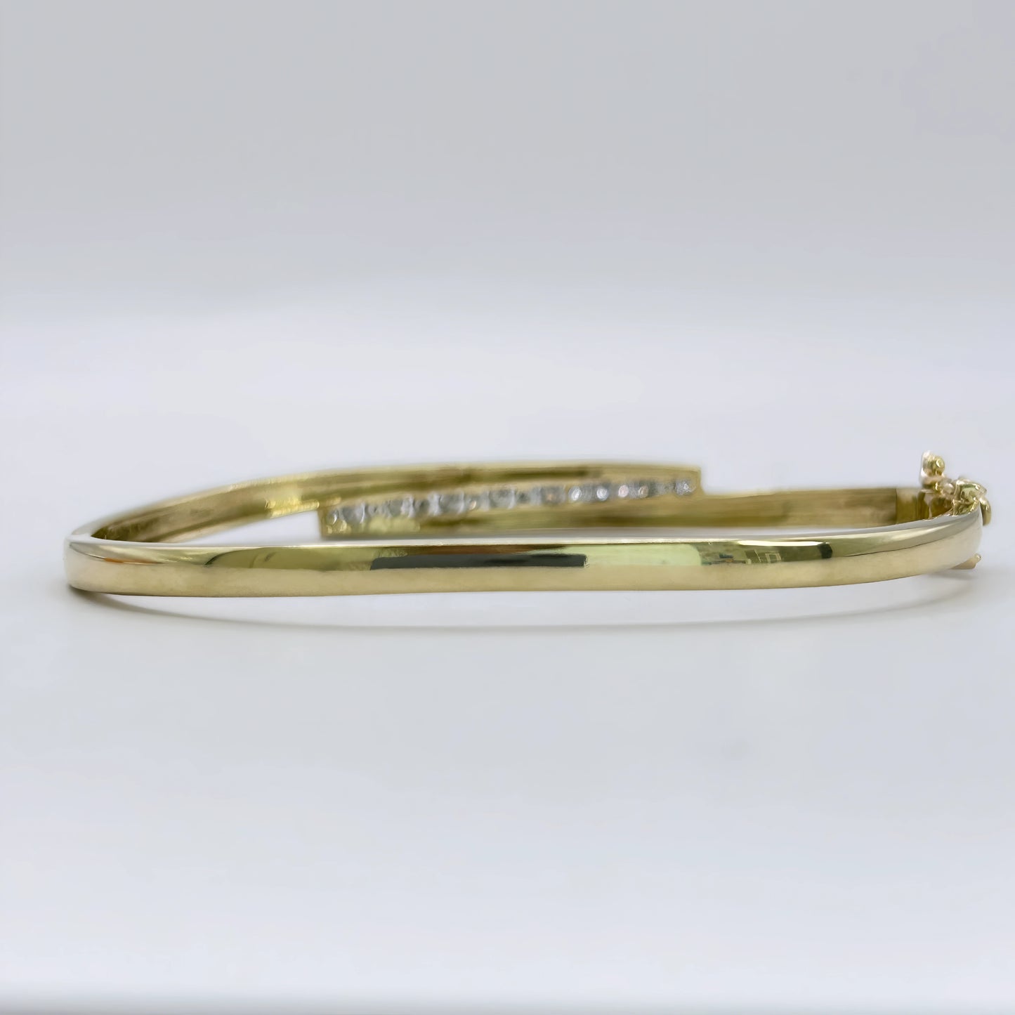 NZGD | 9ct Gold Timeless Gleam Bangle