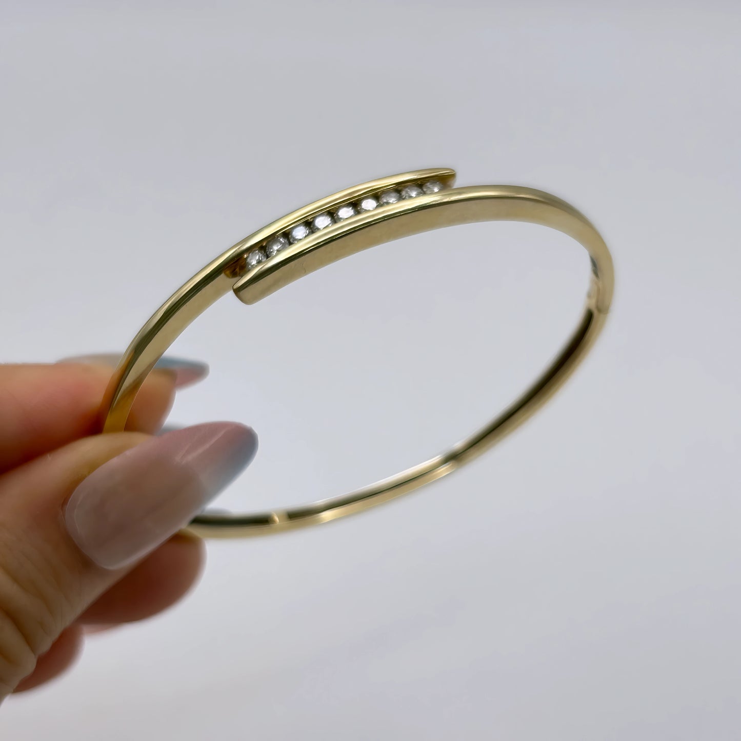 NZGD | 9ct Gold Michael Hill Eternal Crossover Bangle