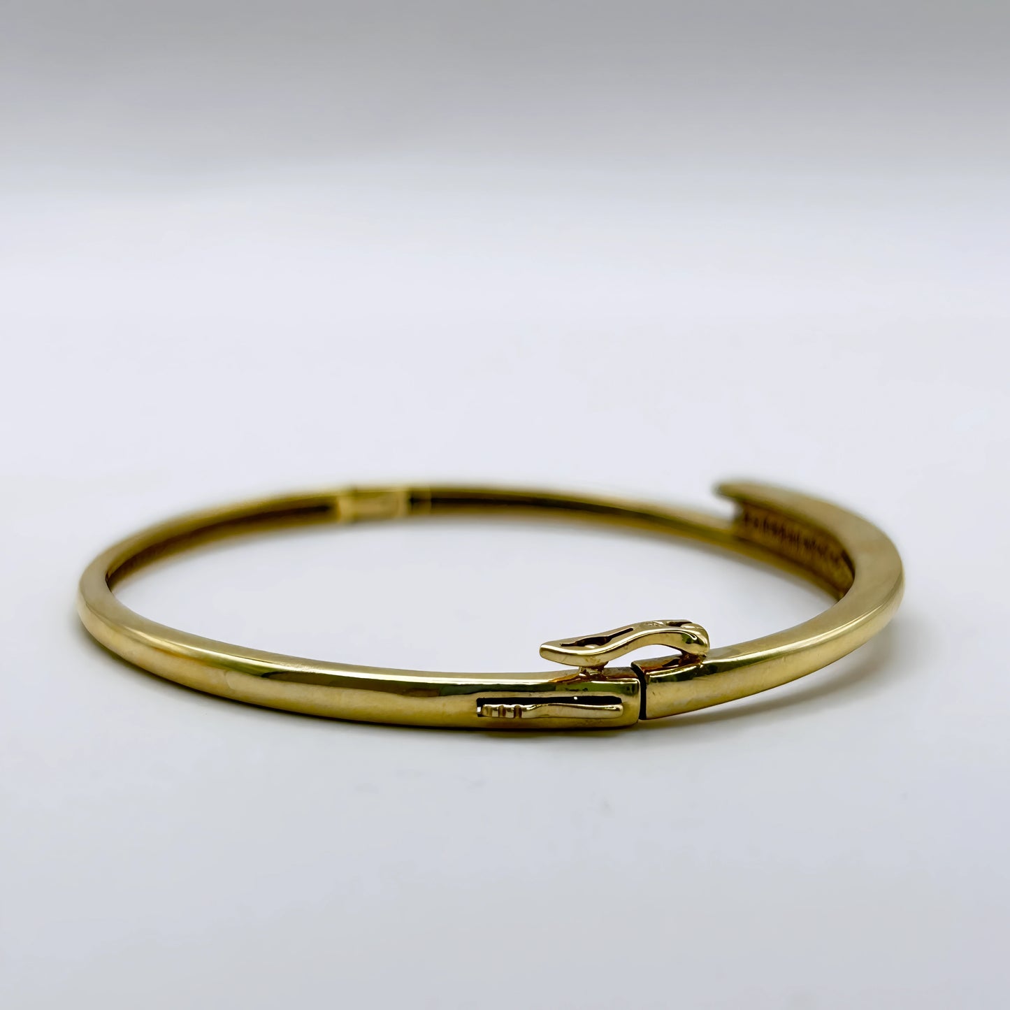 NZGD | 9ct Gold Michael Hill Eternal Crossover Bangle