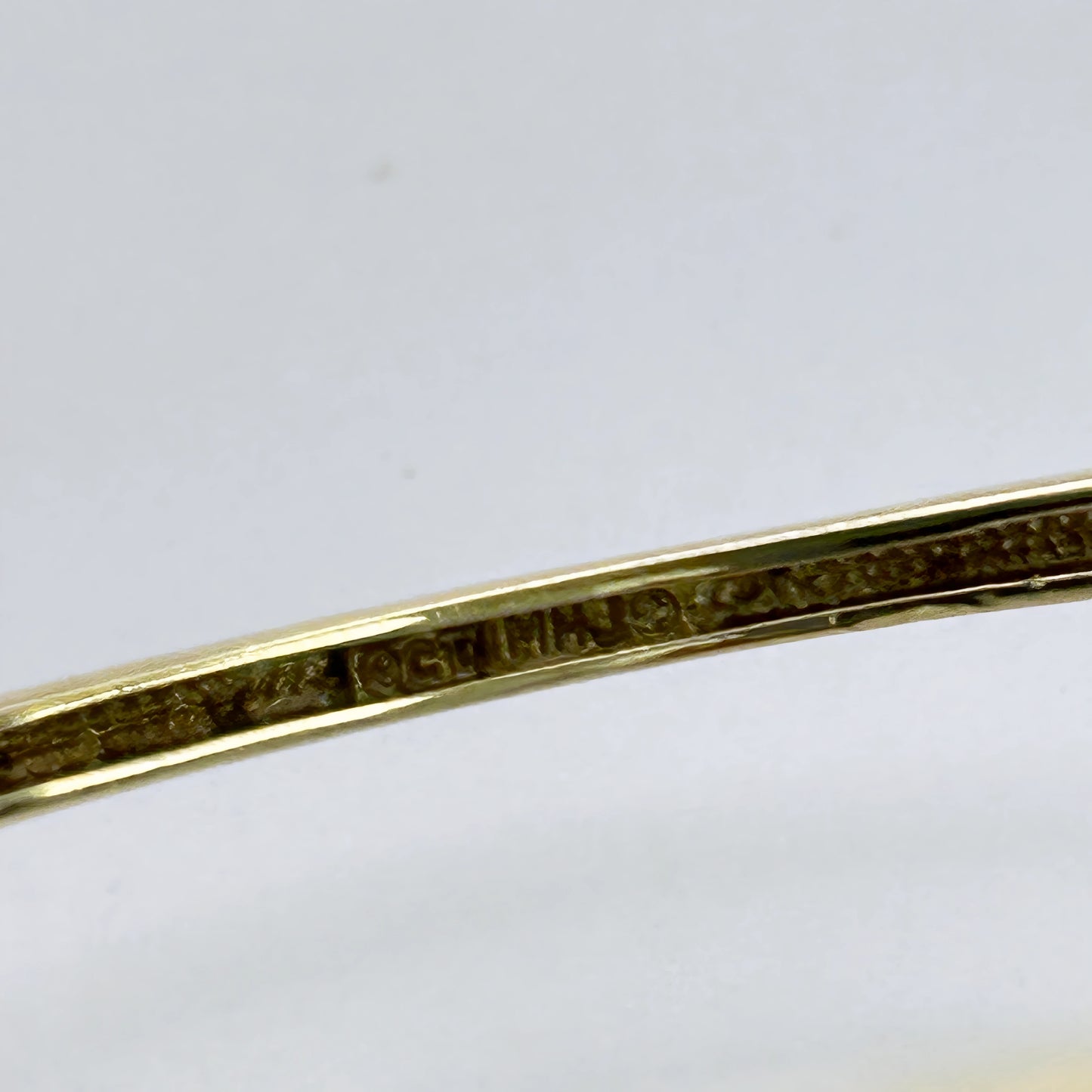 NZGD | 9ct Gold Michael Hill Eternal Crossover Bangle
