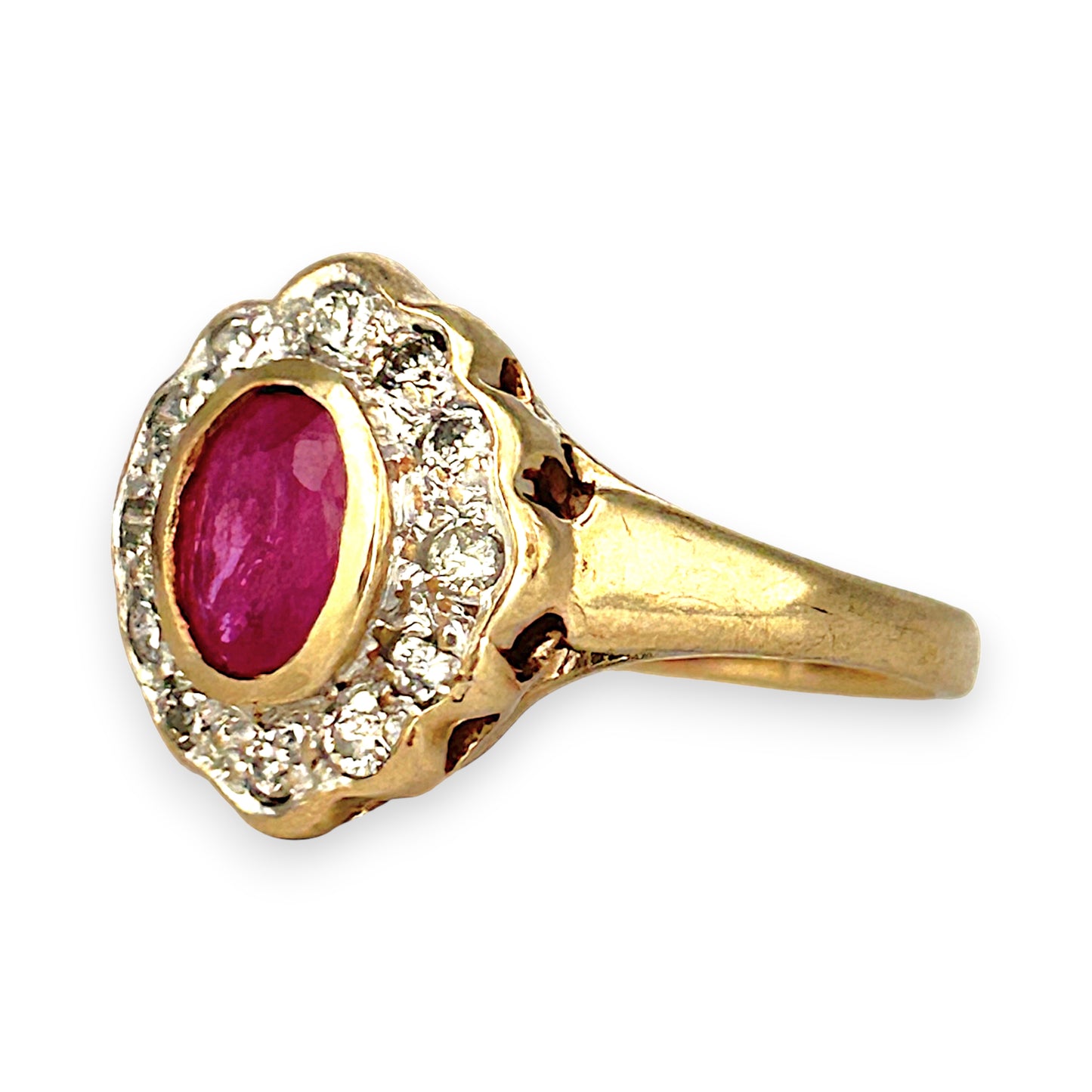 GOLD DEAL | 9ct Gold Refurbished Crimson Halo Ring Valuation: $2,950