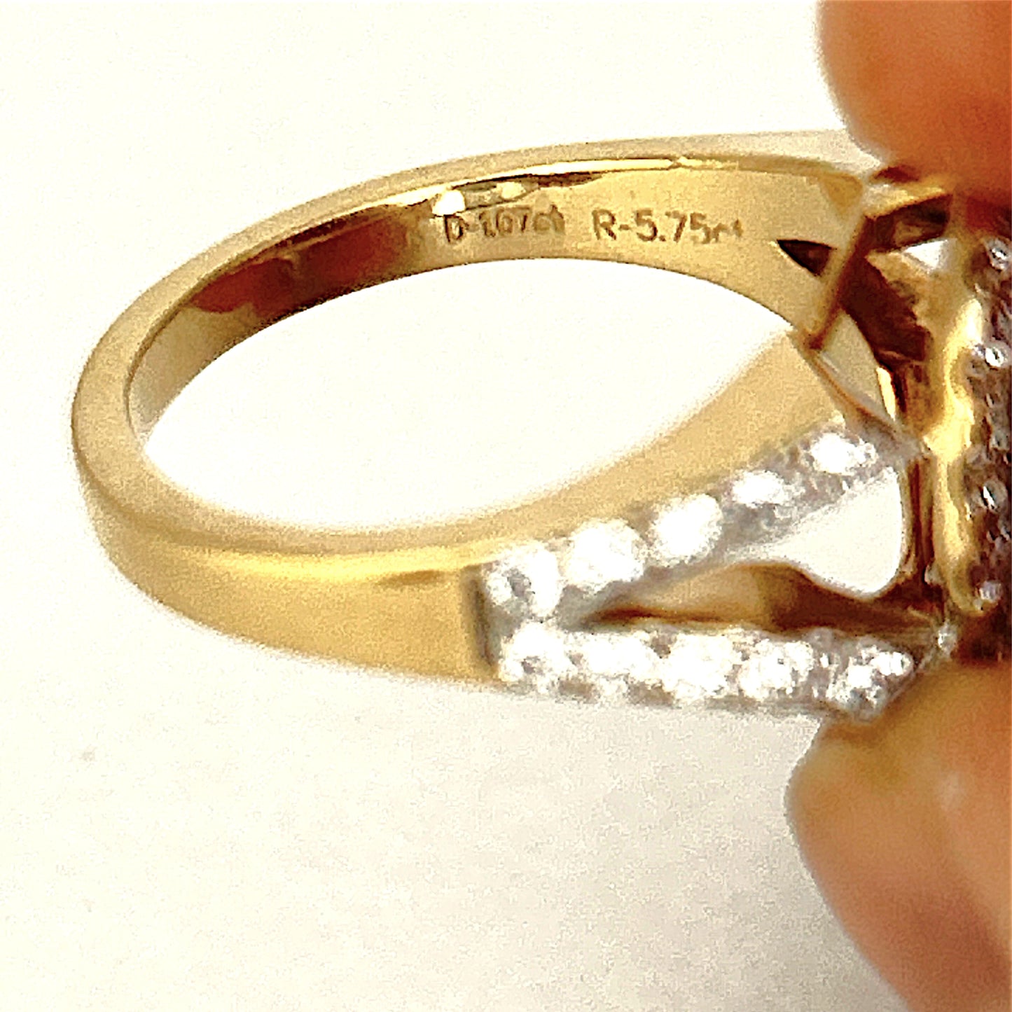 XMAS DEAL | 18kt Gold Crimson Majesty Ruby Ring Valuation: $9,850