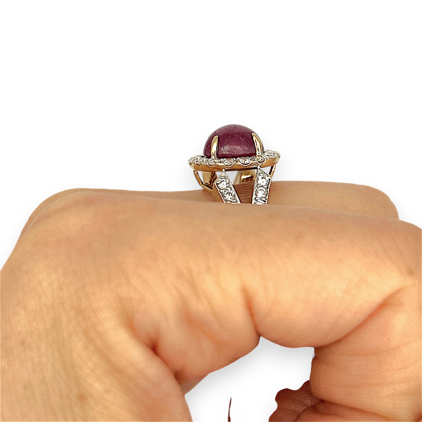 XMAS DEAL | 18kt Gold Crimson Majesty Ruby Ring Valuation: $9,850