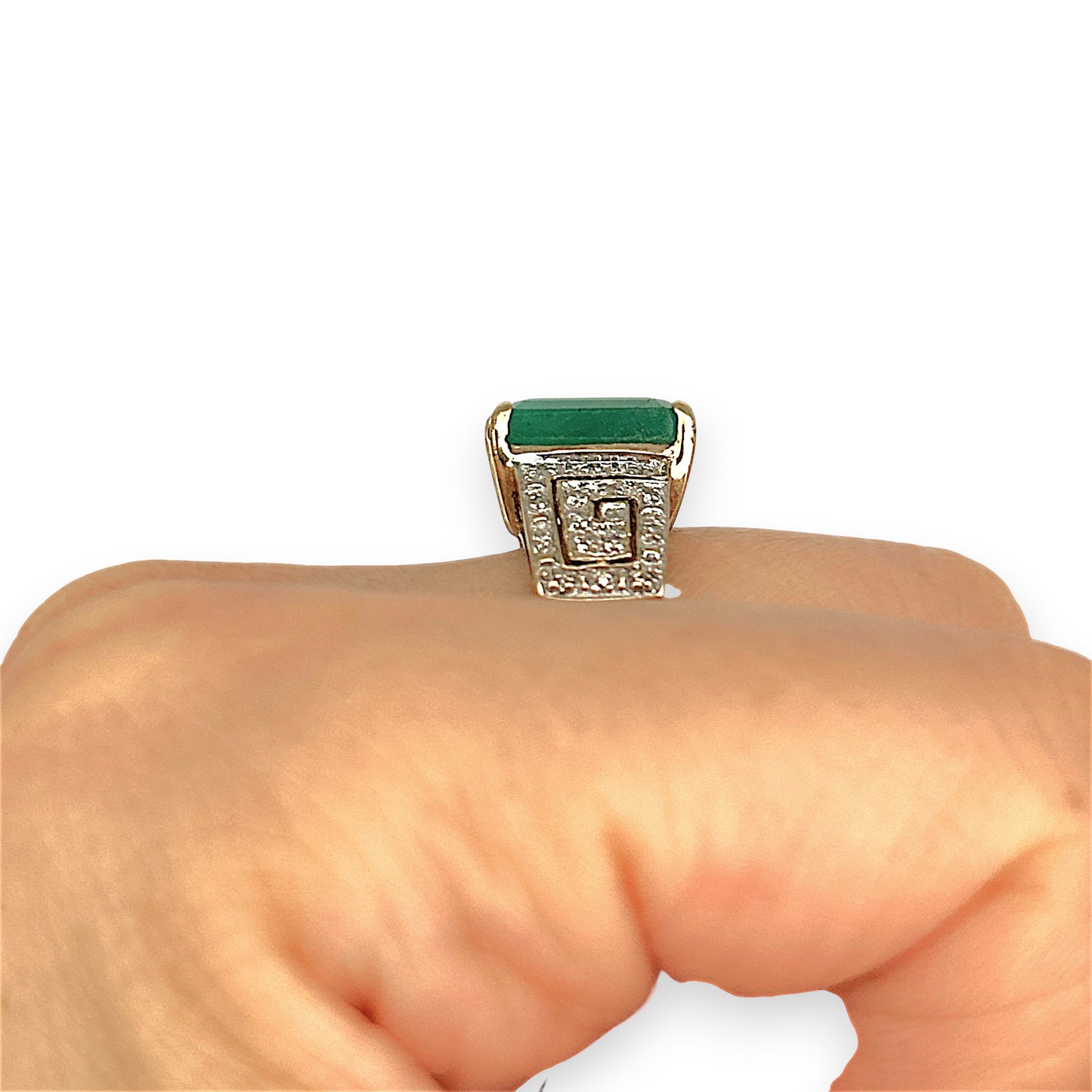 GOLD DEAL | 9ct Gold Emerald Majesty Ring Valuation $2,500