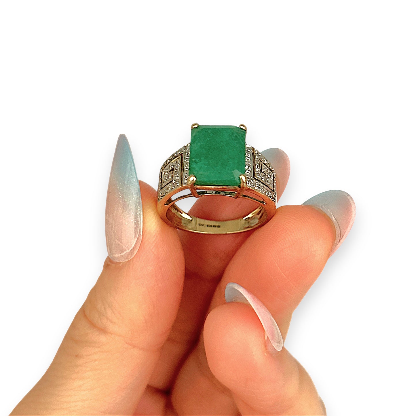 GOLD DEAL | 9ct Gold Emerald Majesty Ring Valuation $2,500