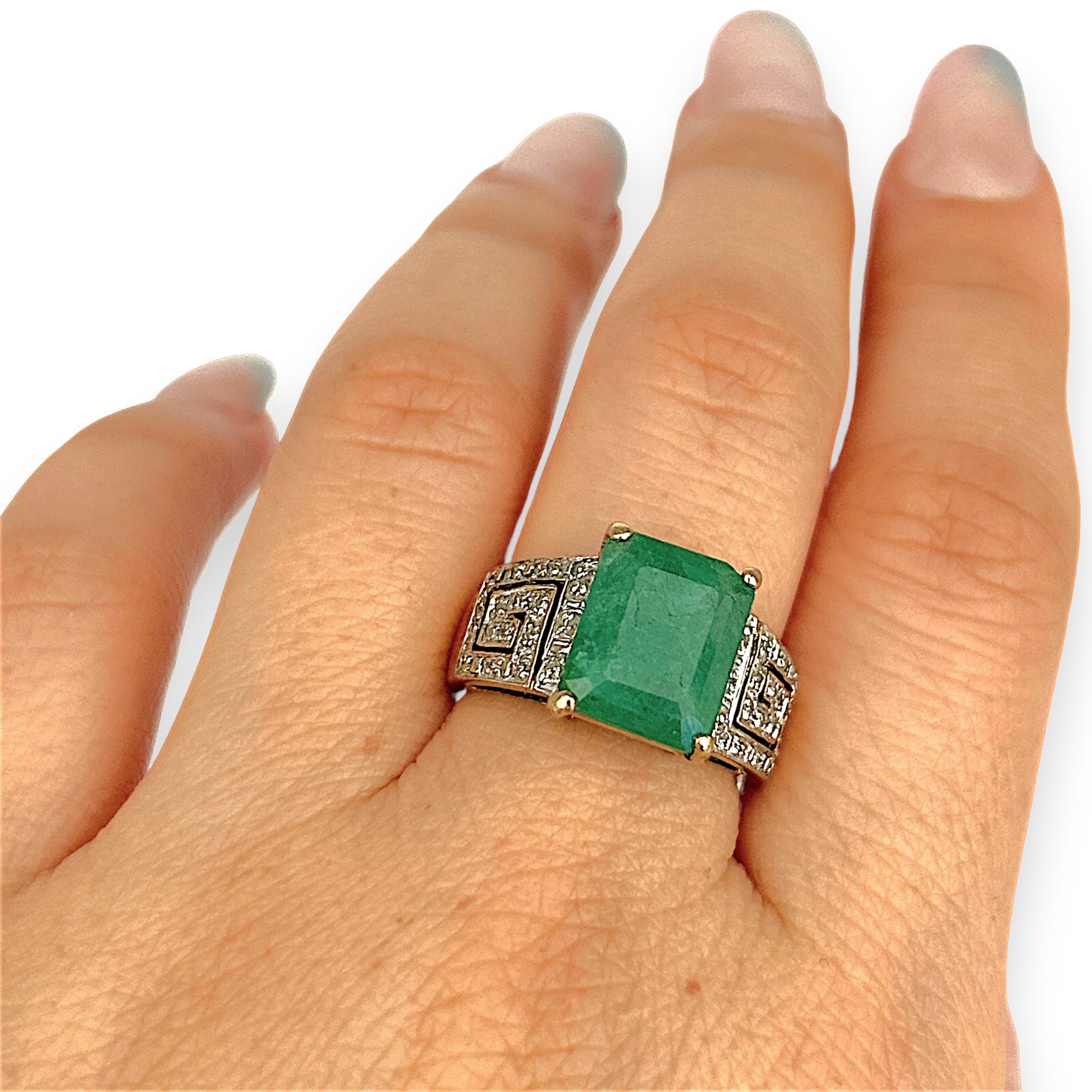 GOLD DEAL | 9ct Gold Emerald Majesty Ring Valuation $2,500